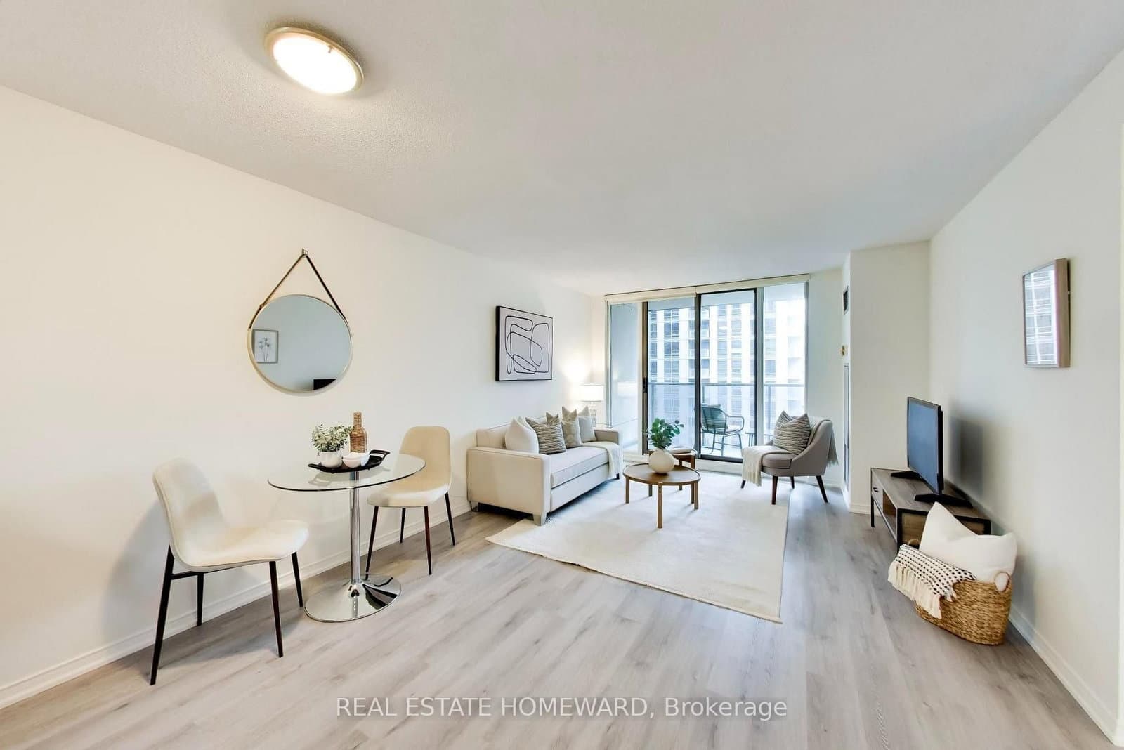 #1511 - 750 Bay Street