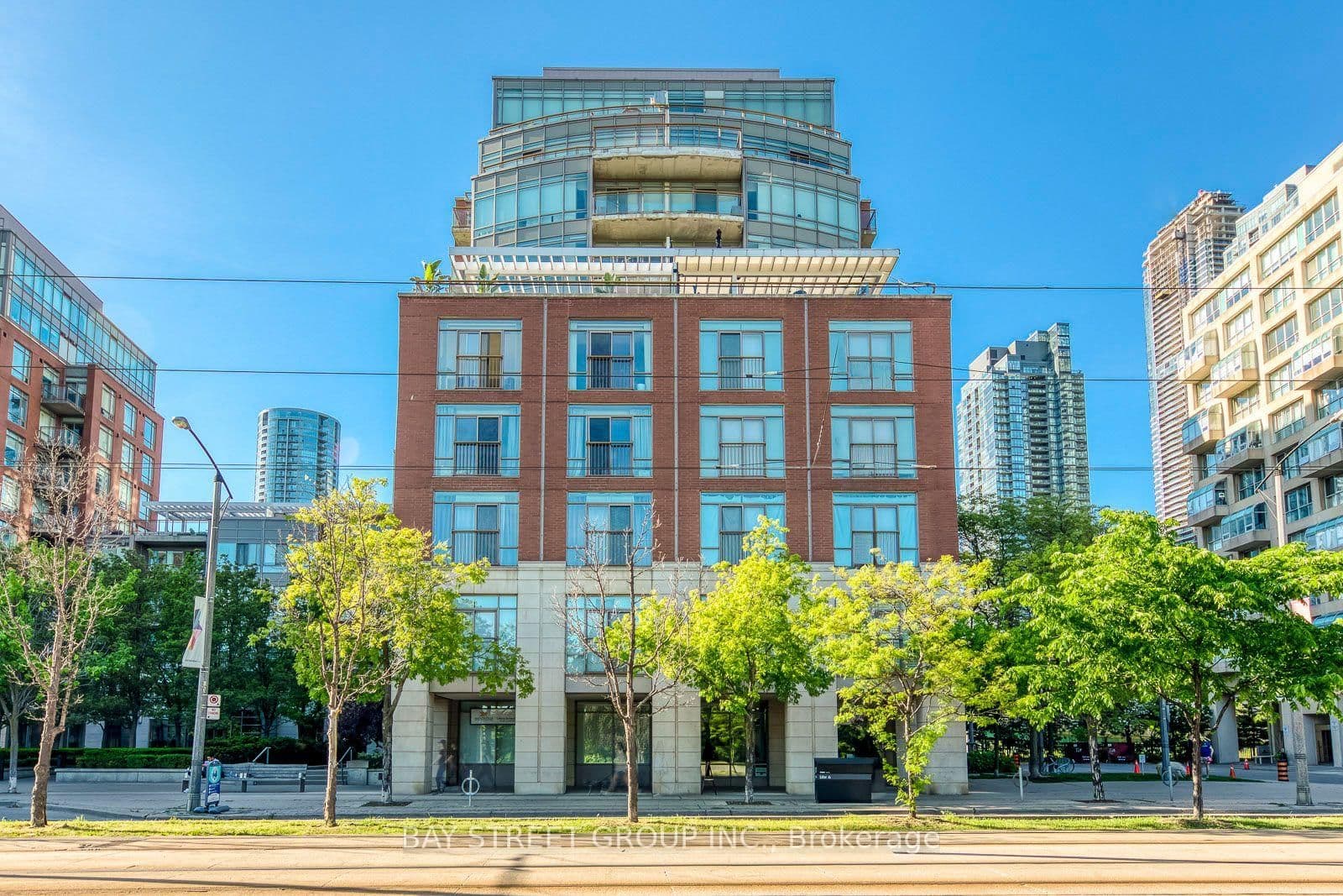 #512E - 500 Queens Quay W