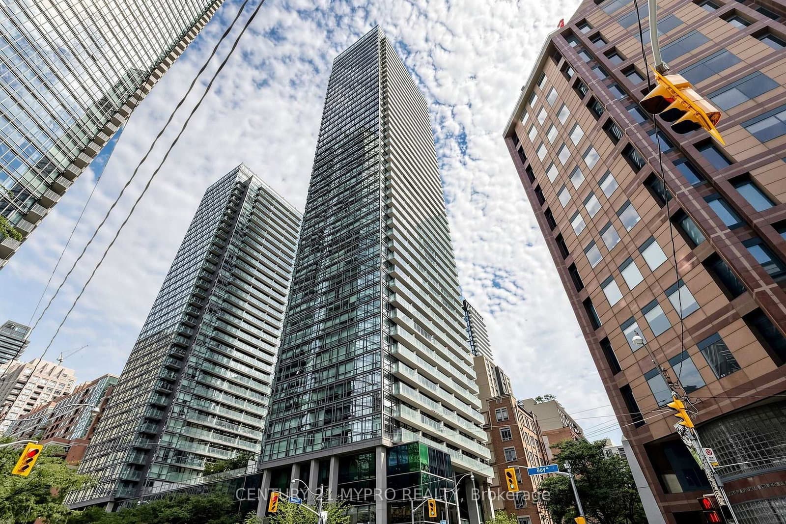#708 - 38 Grenville Street