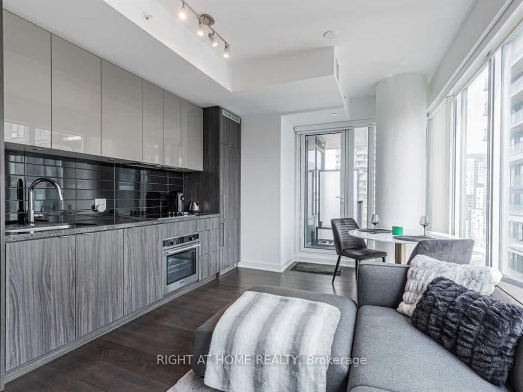 115 Blue Jays Way, Unit 3215