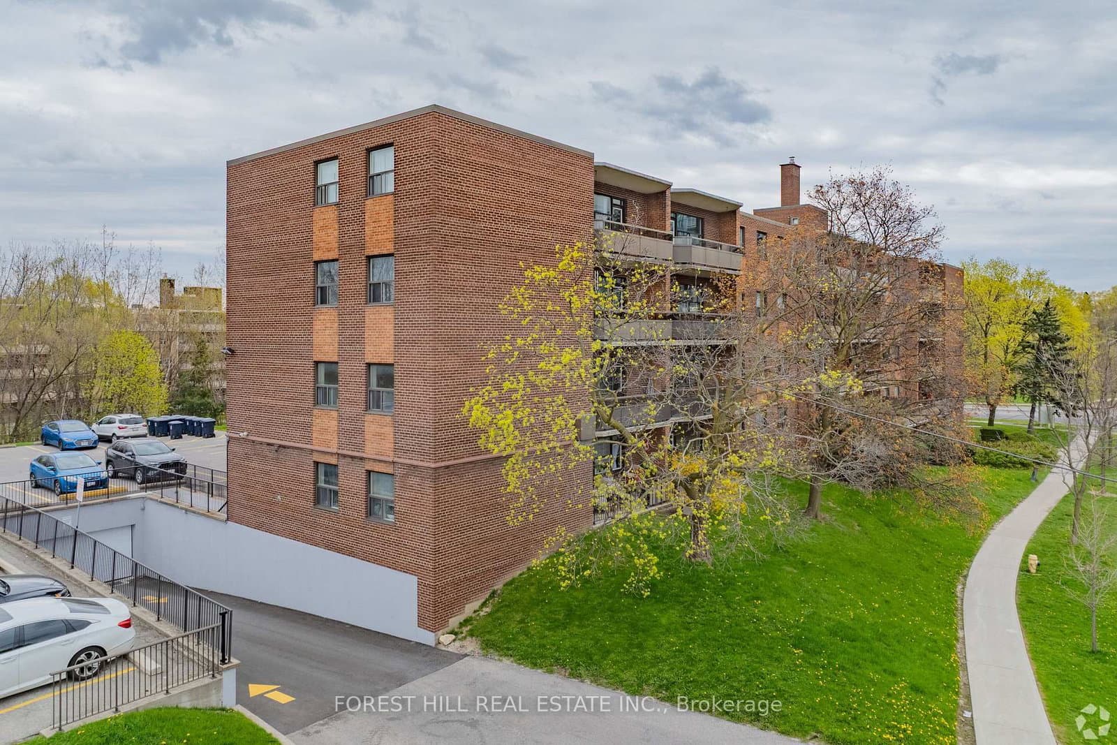 32 Clayland Drive, Unit 512