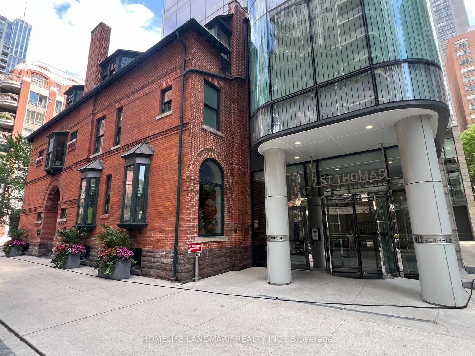 #209 - 7 St Thomas Street
