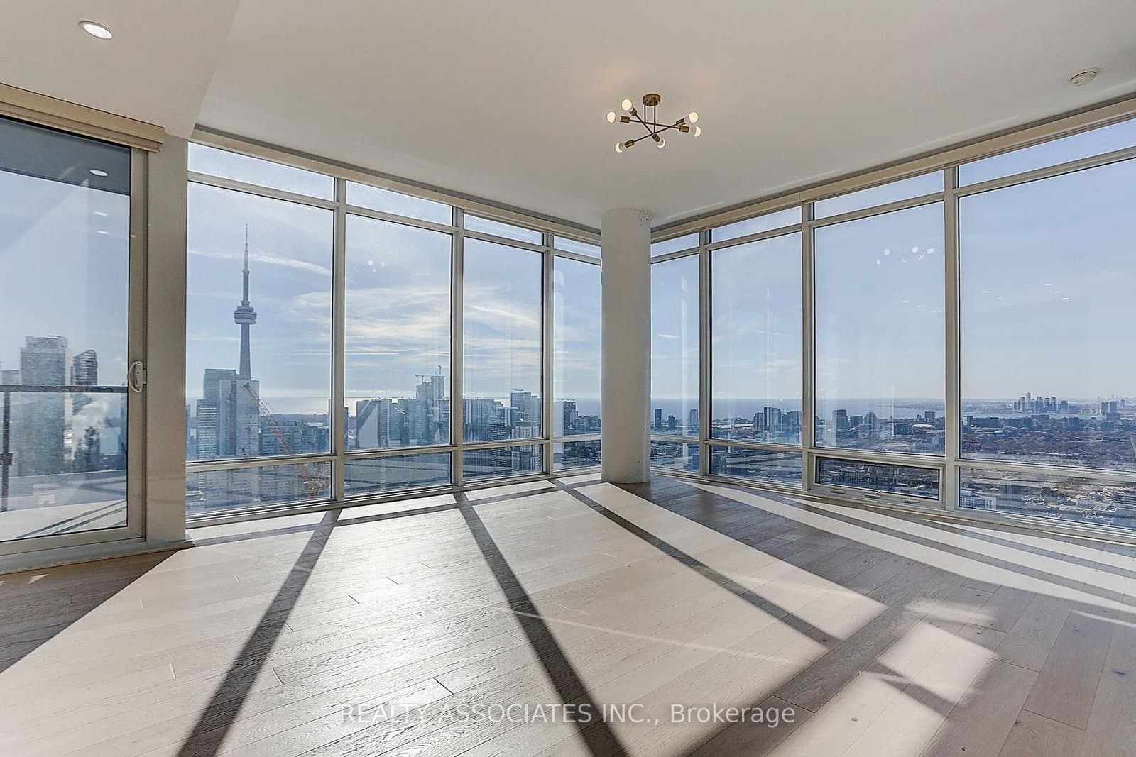 488 University Avenue, Unit 4310