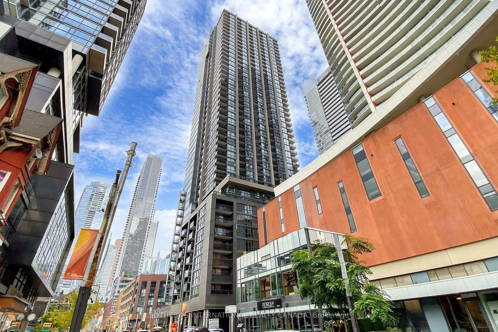 295 Adelaide Street W, Unit 3906