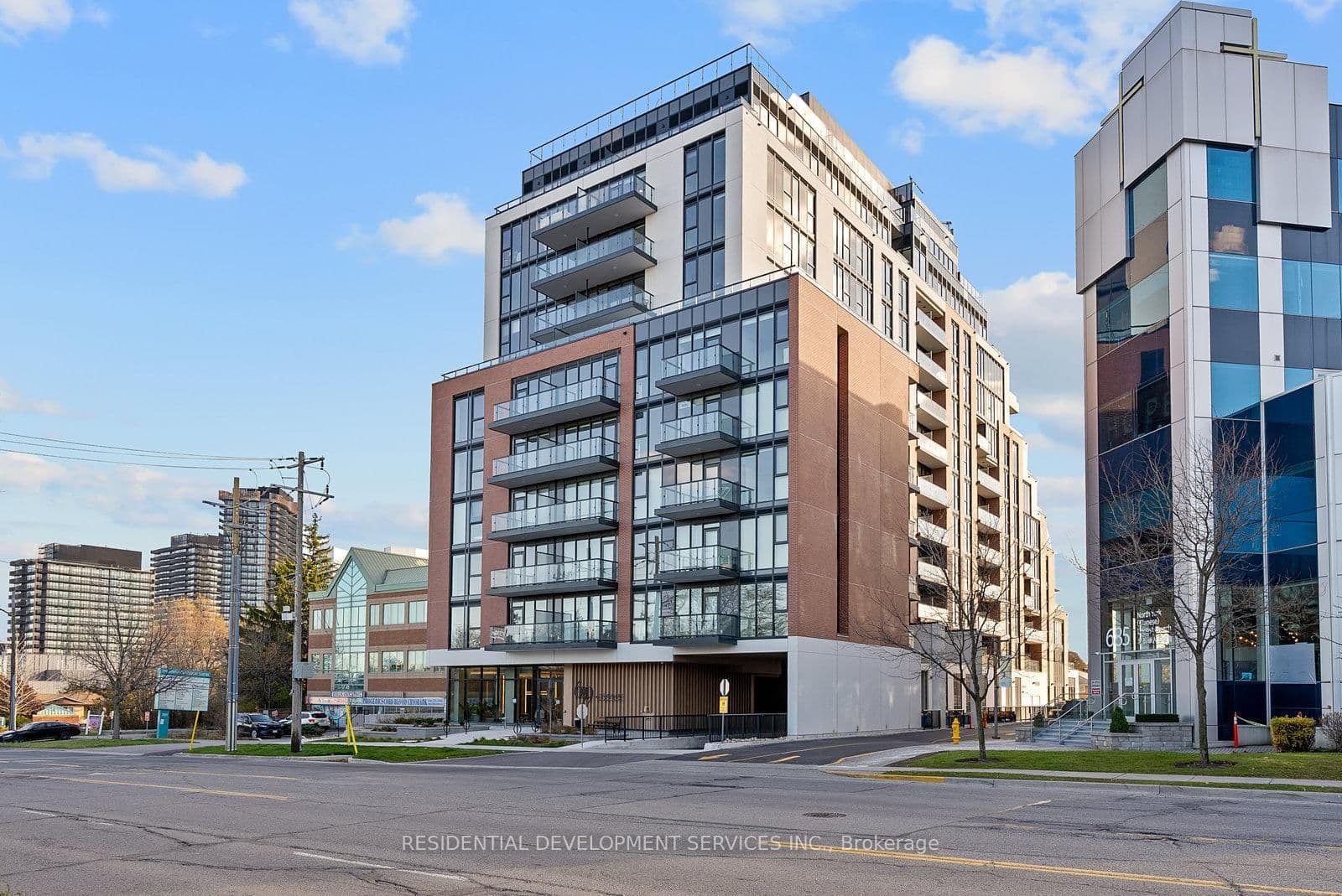 699 Sheppard Avenue E, Unit 1109