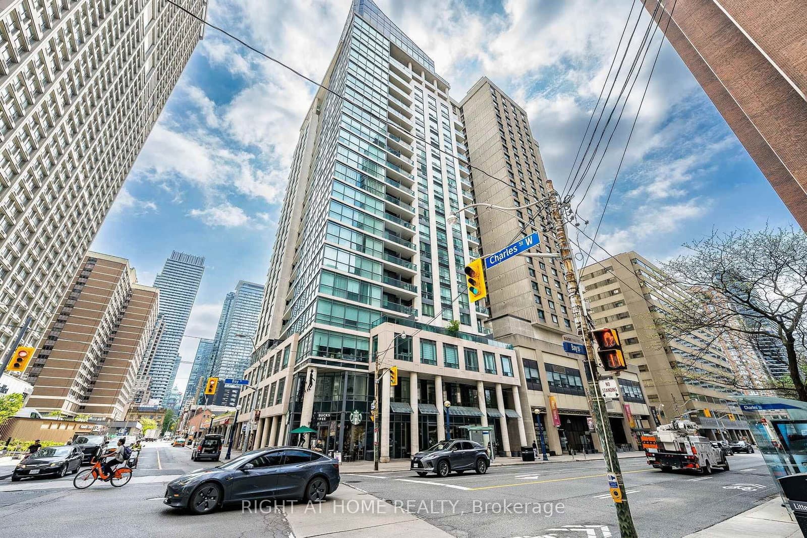#1106 - 1121 Bay Street