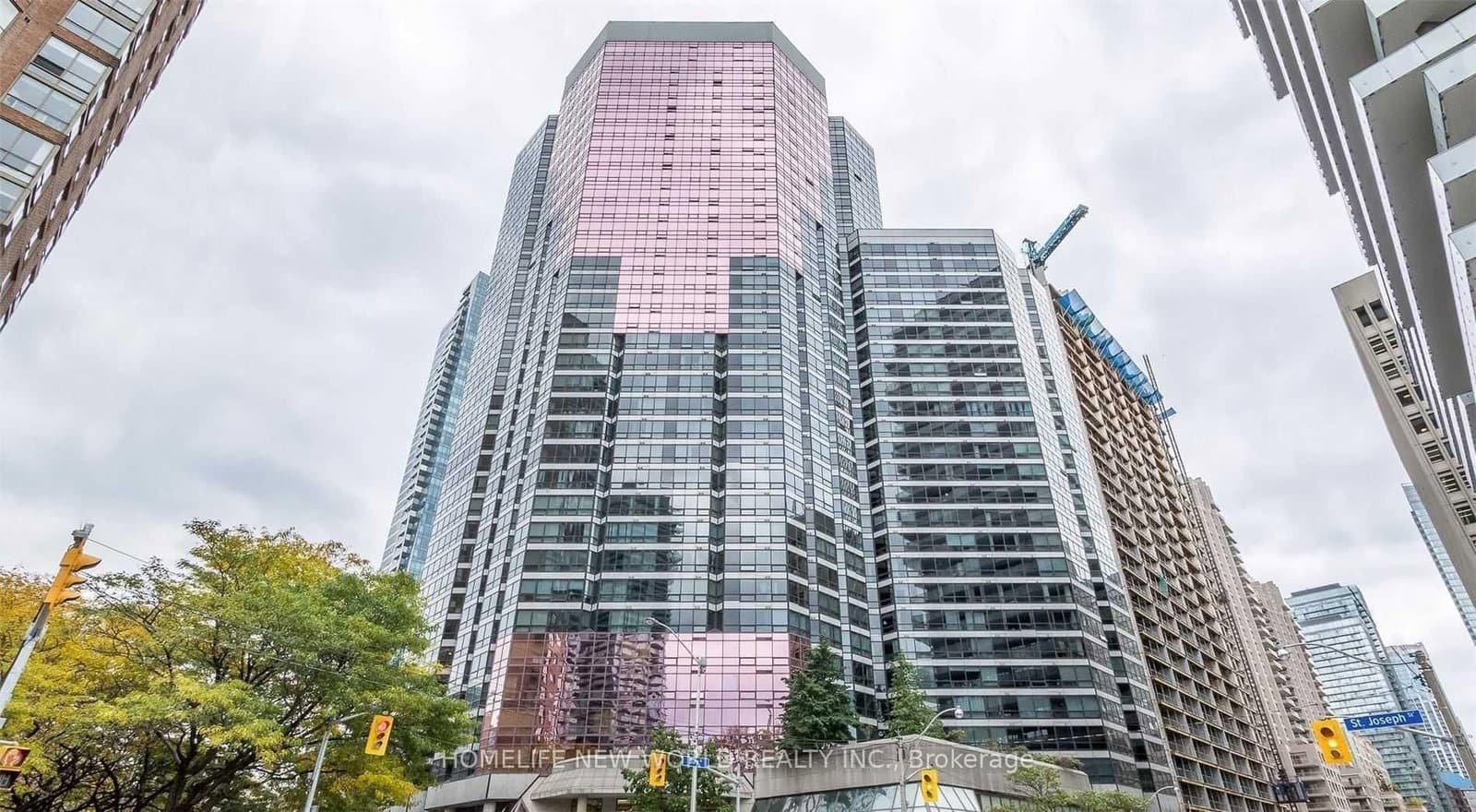 #2409 - 1001 Bay Street