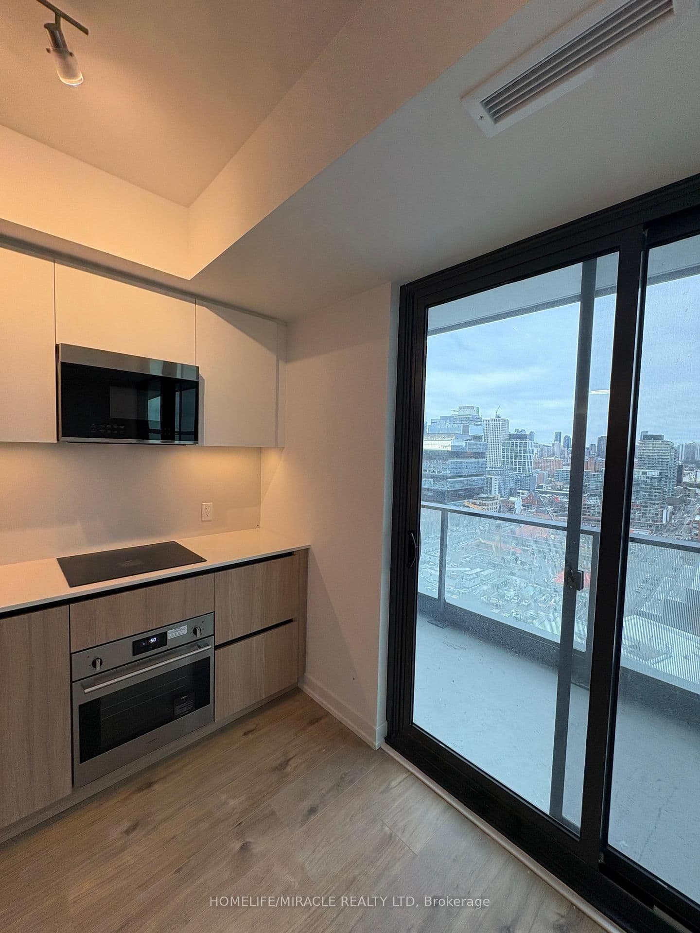 35 Parliament Street, Unit 2110