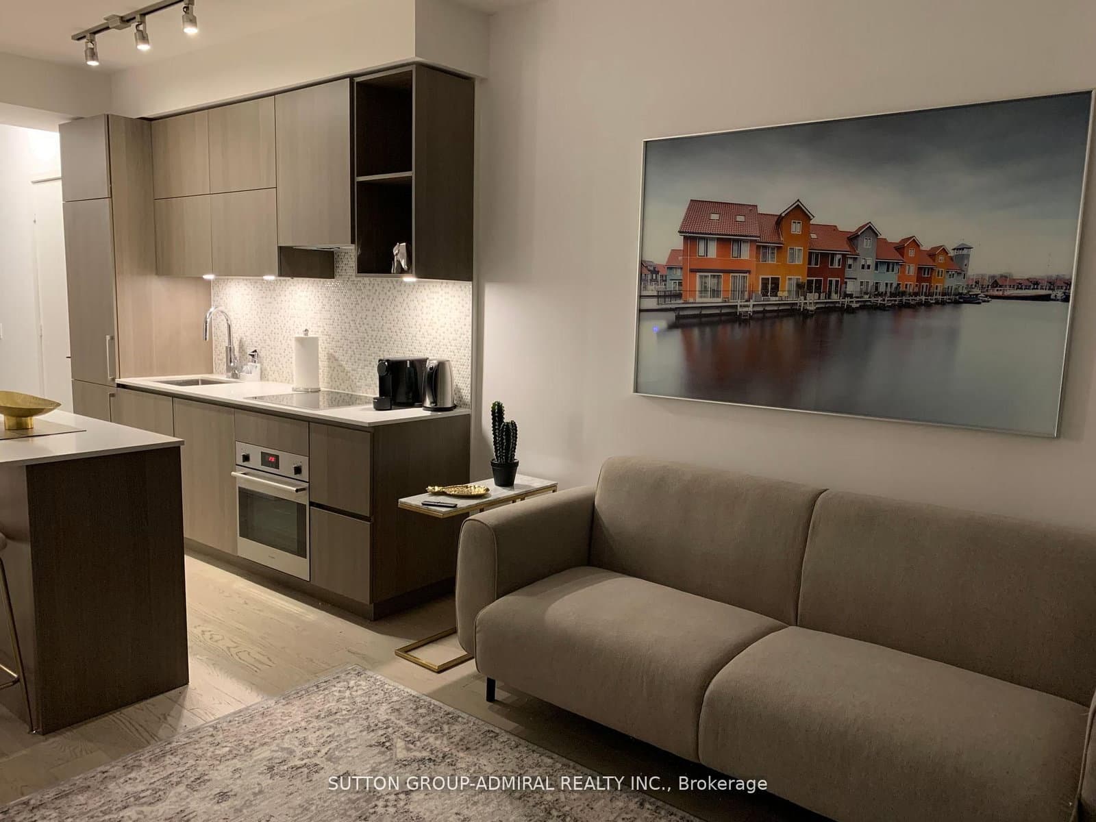 1 Yorkville Avenue, Unit 2203