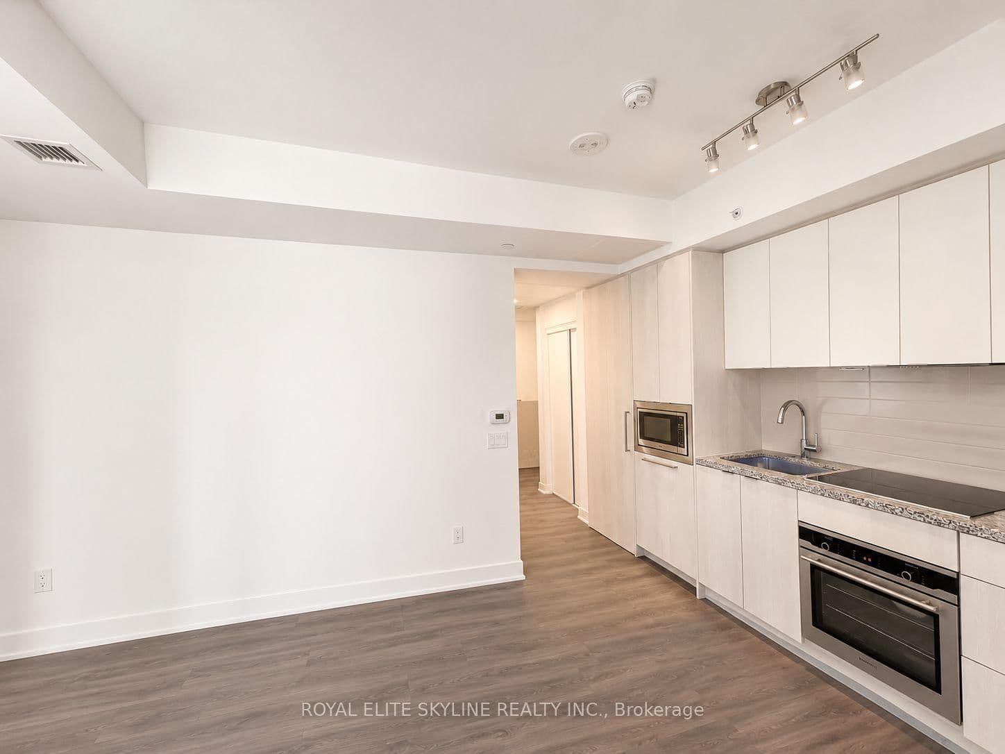 115 Blue Jays Way, Unit 2812