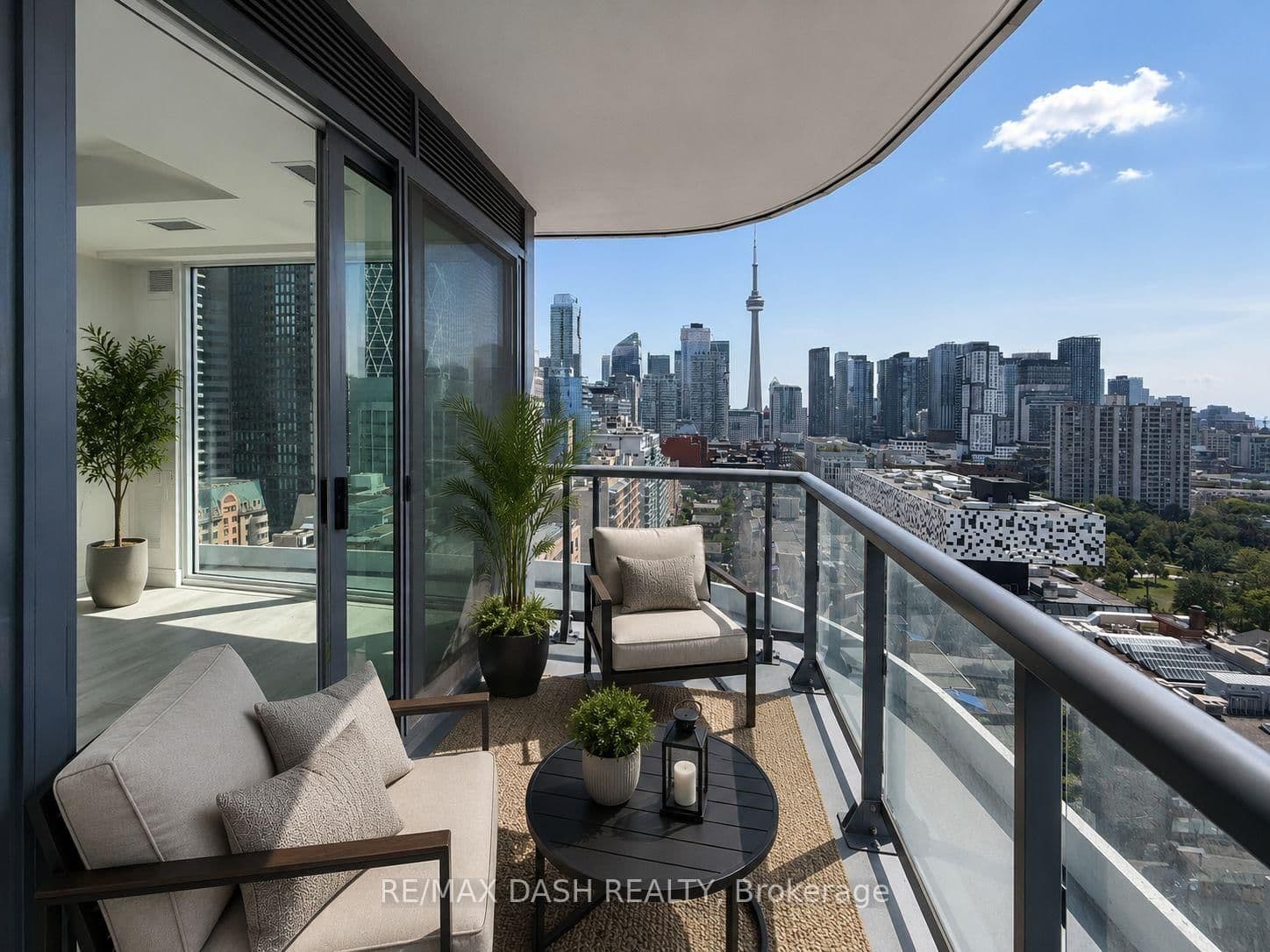 280 Dundas Street W, Unit 1810