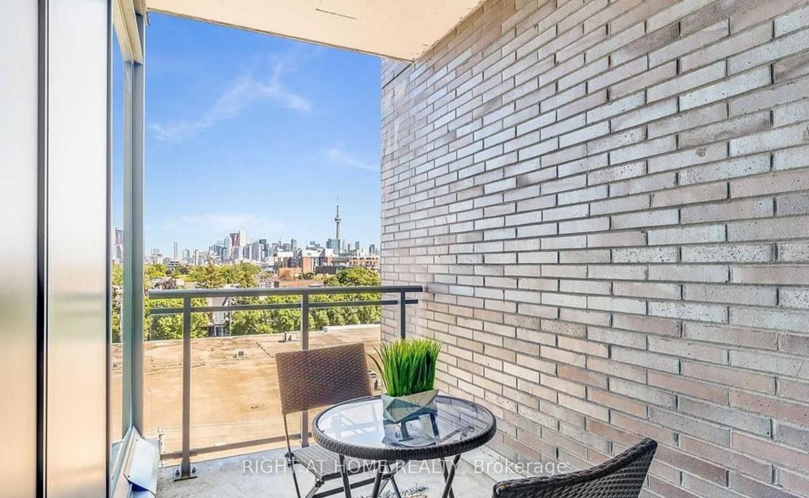 20 Gladstone Avenue, Unit 613