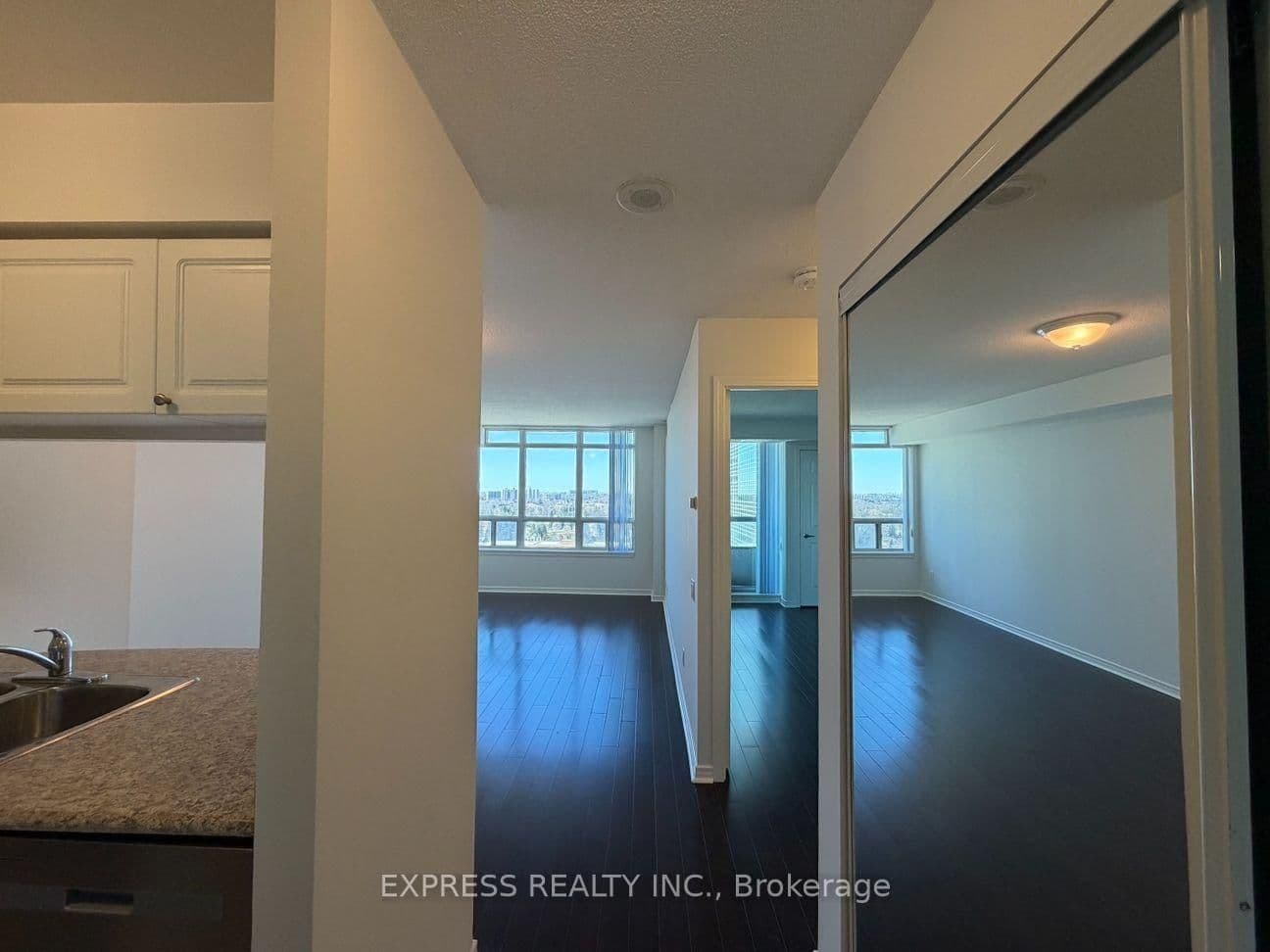 8 Hillcrest Avenue, Unit 1602