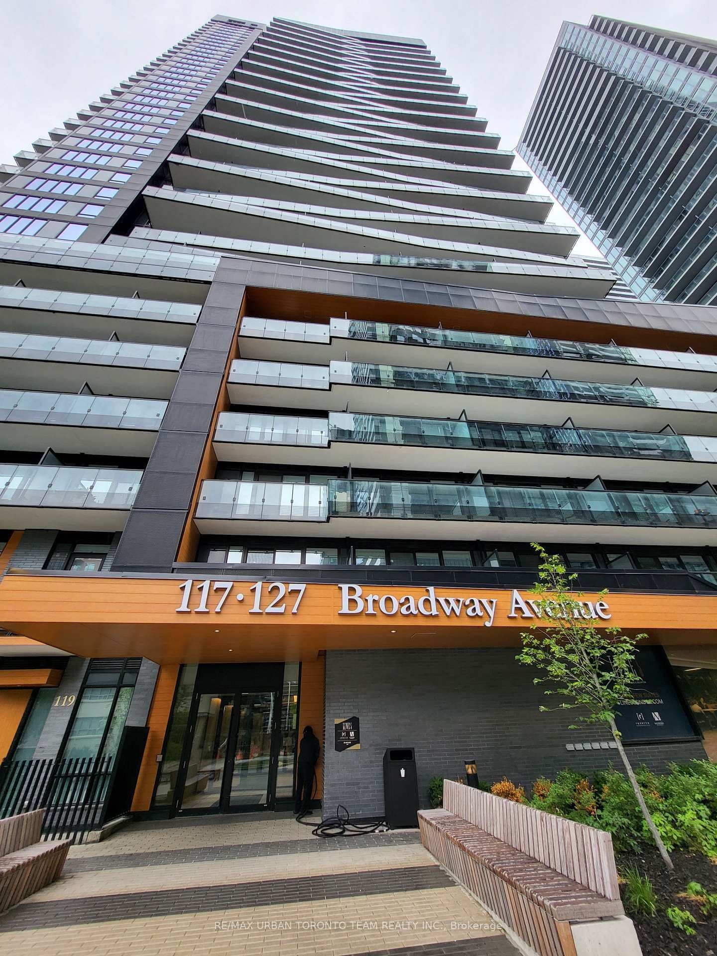 117 Broadway Avenue, Unit 3012