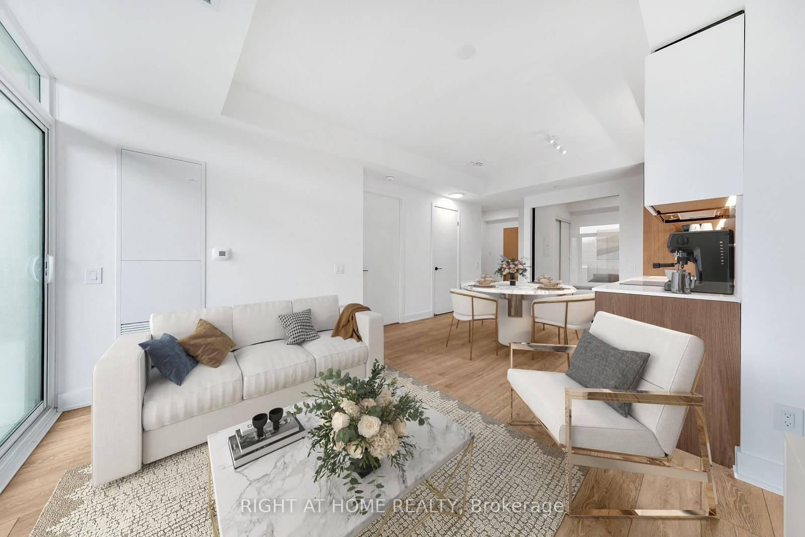 1285 E Queen Street E, Unit 403