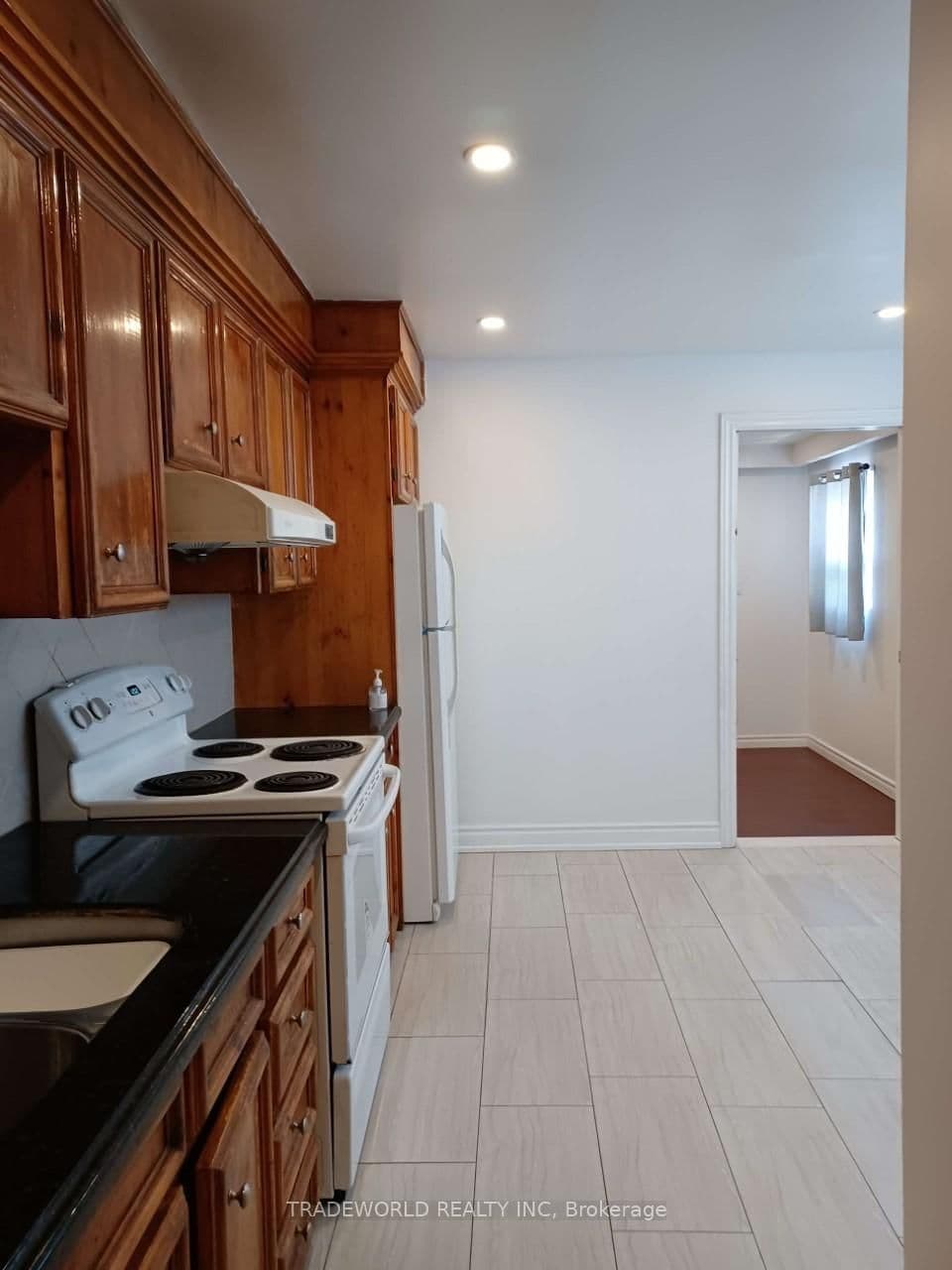 765 Gerrard Street E, Unit Main Fl
