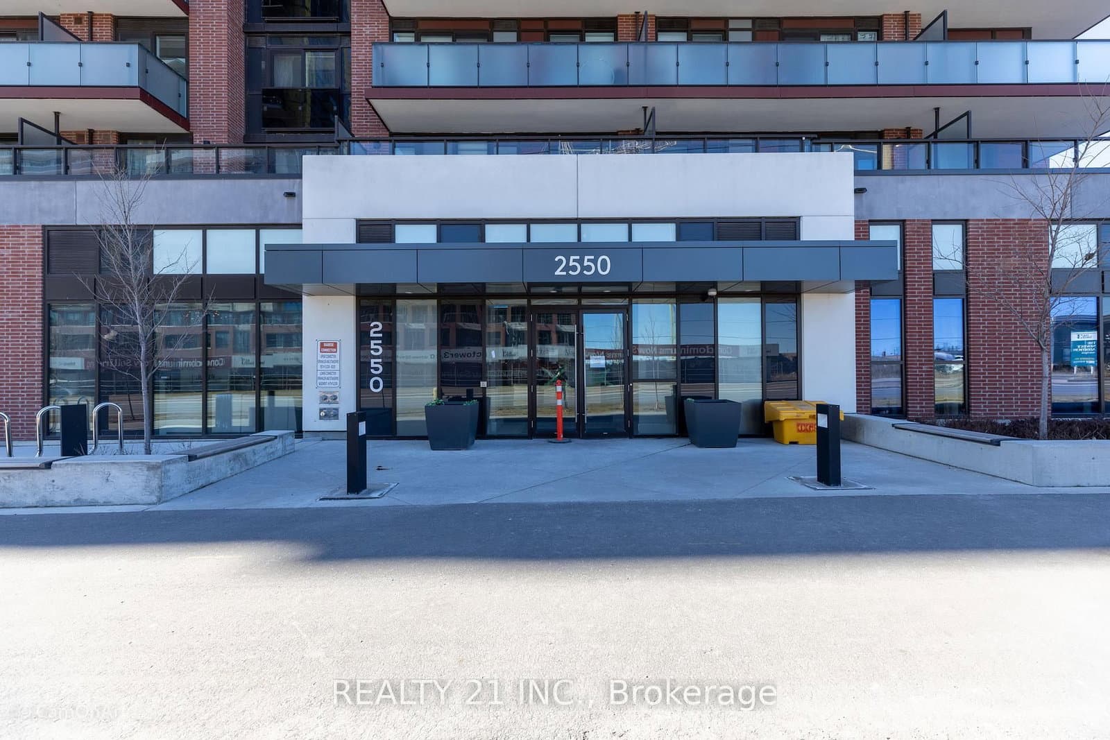 2550 Simcoe Street N, Unit 2413