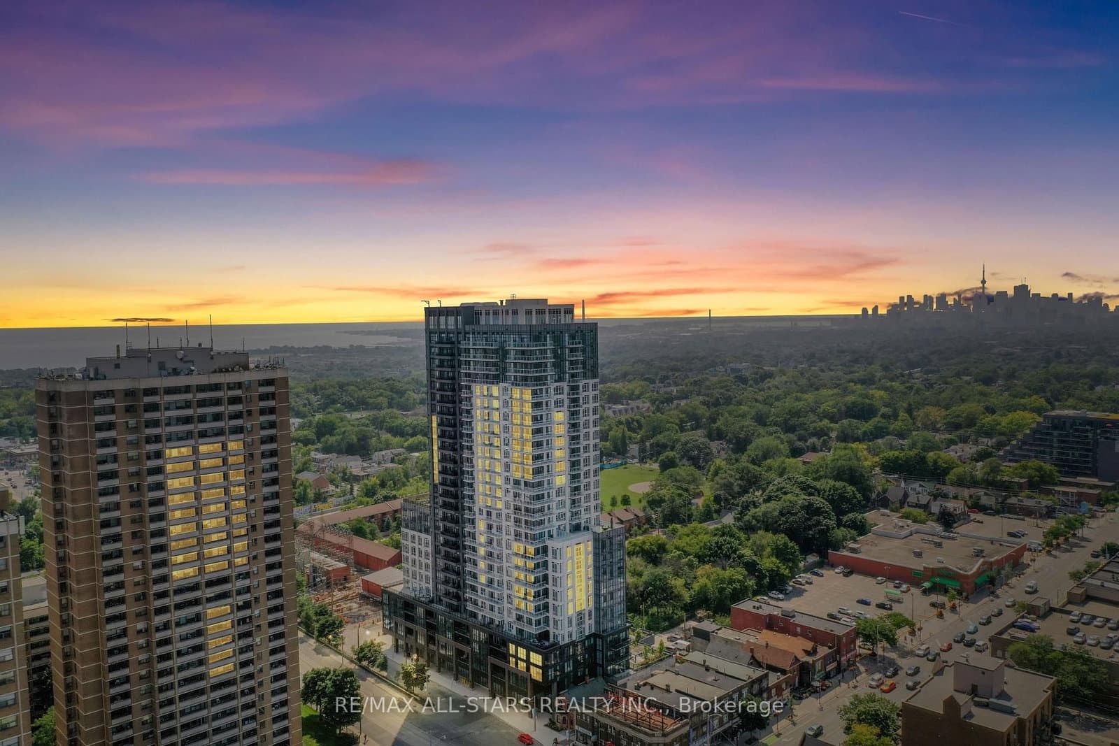 286 Main Street, Unit 1811