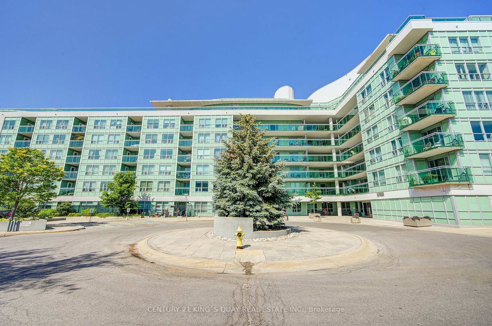#227 - 60 Fairfax Crescent