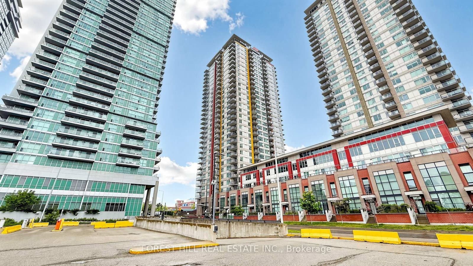 #325 - 25 Town Centre Court