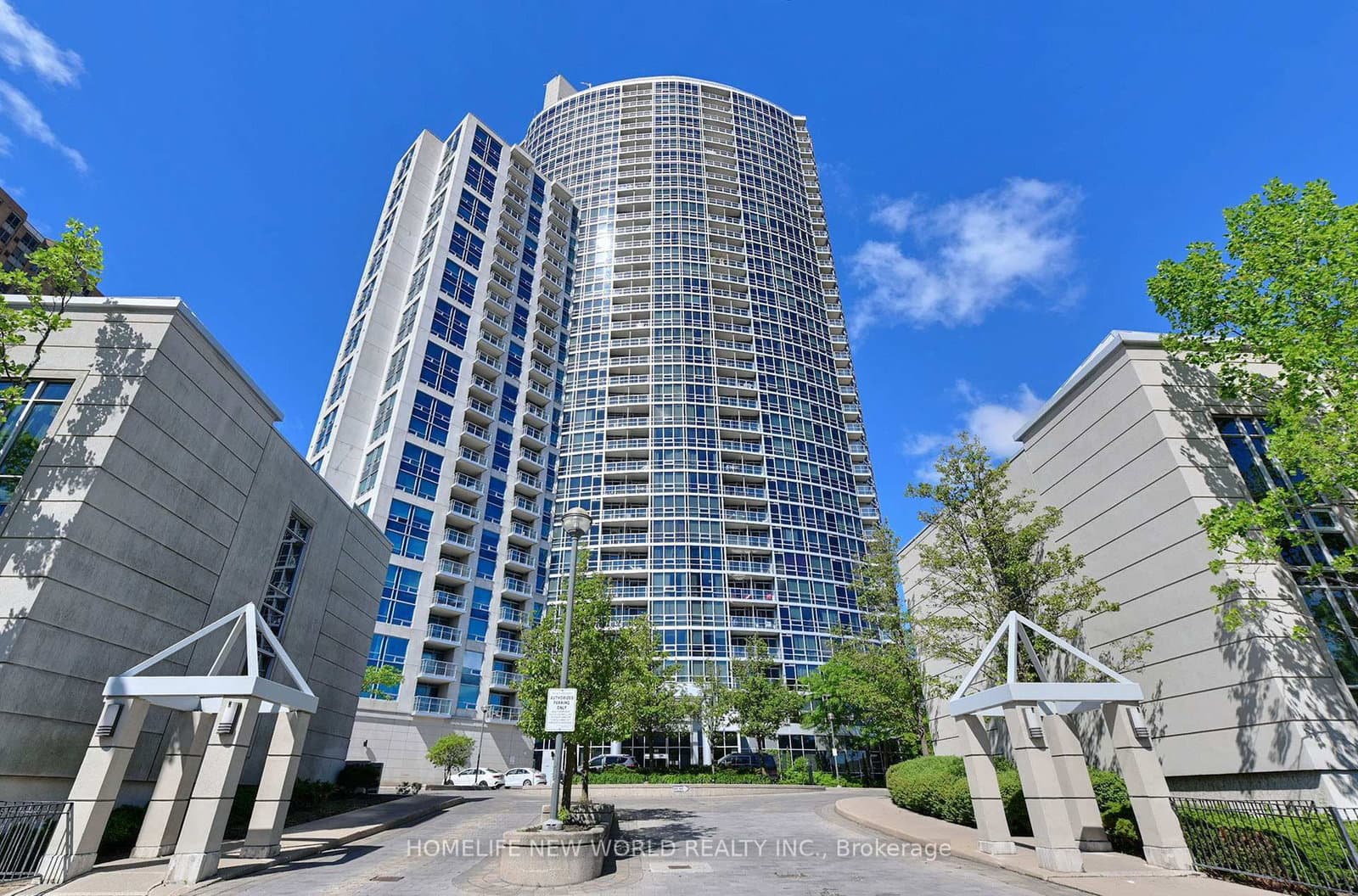 #1105 - 83 Borough Drive