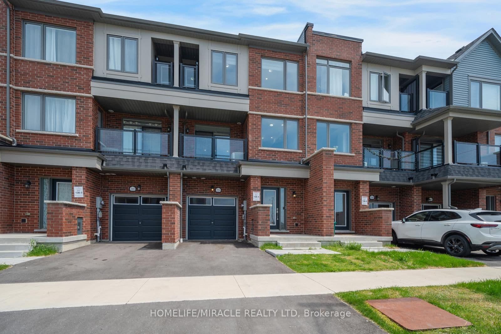 2004 Cameron Lott Crescent