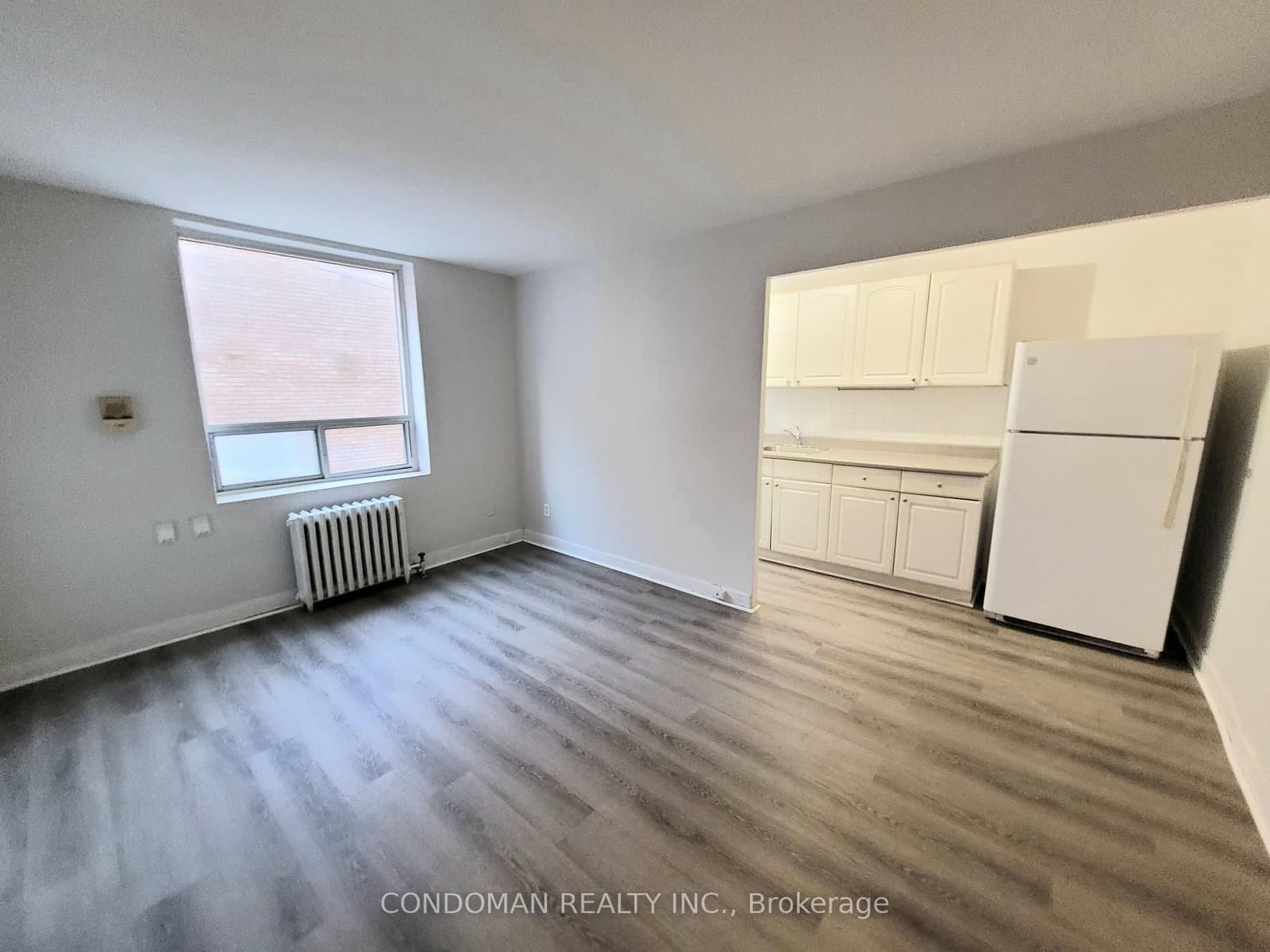 #105 - 852 Broadview Avenue