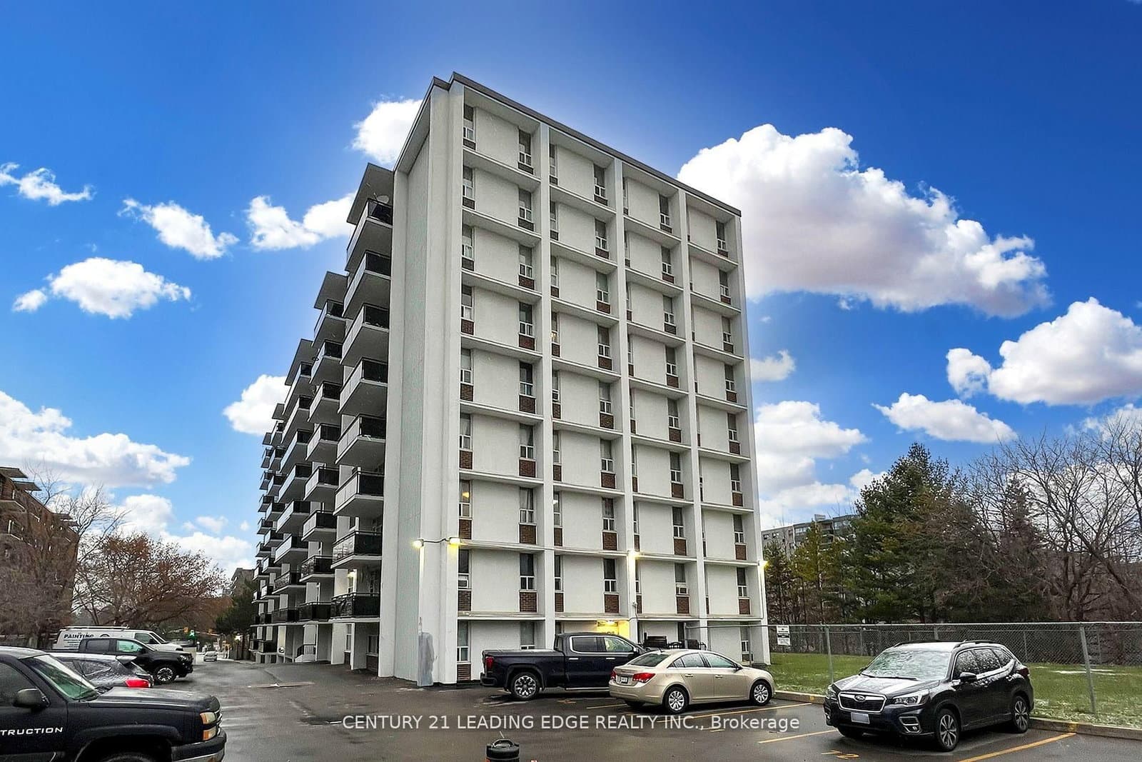 #1005 - 2245 Eglinton Avenue E