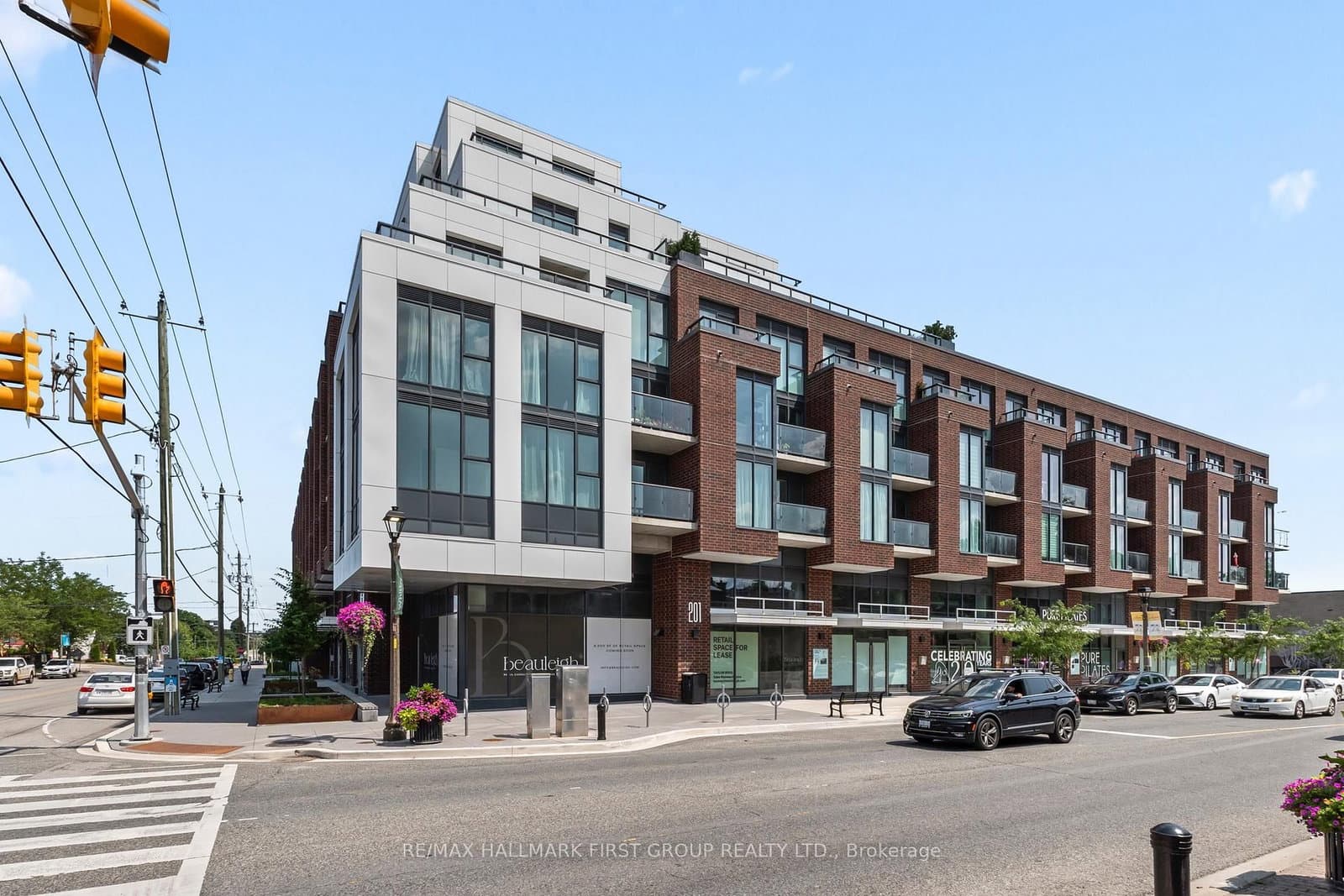 201 Brock Street S, Unit 427