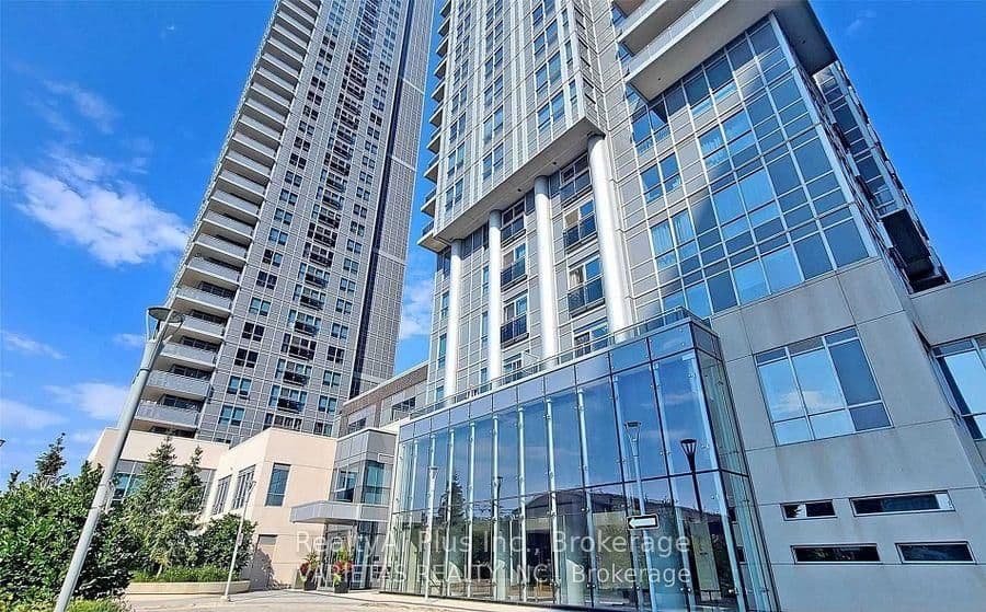 275 Village Green Square, Unit 721