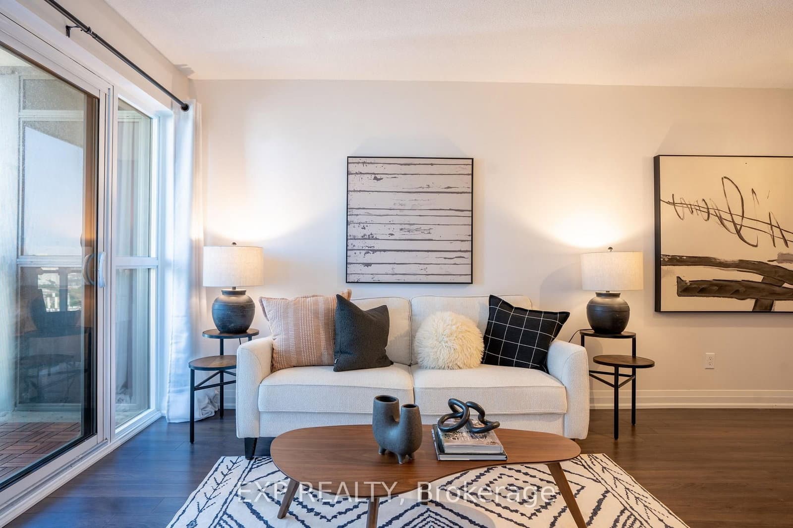 20 Meadowglen Place, Unit 2410
