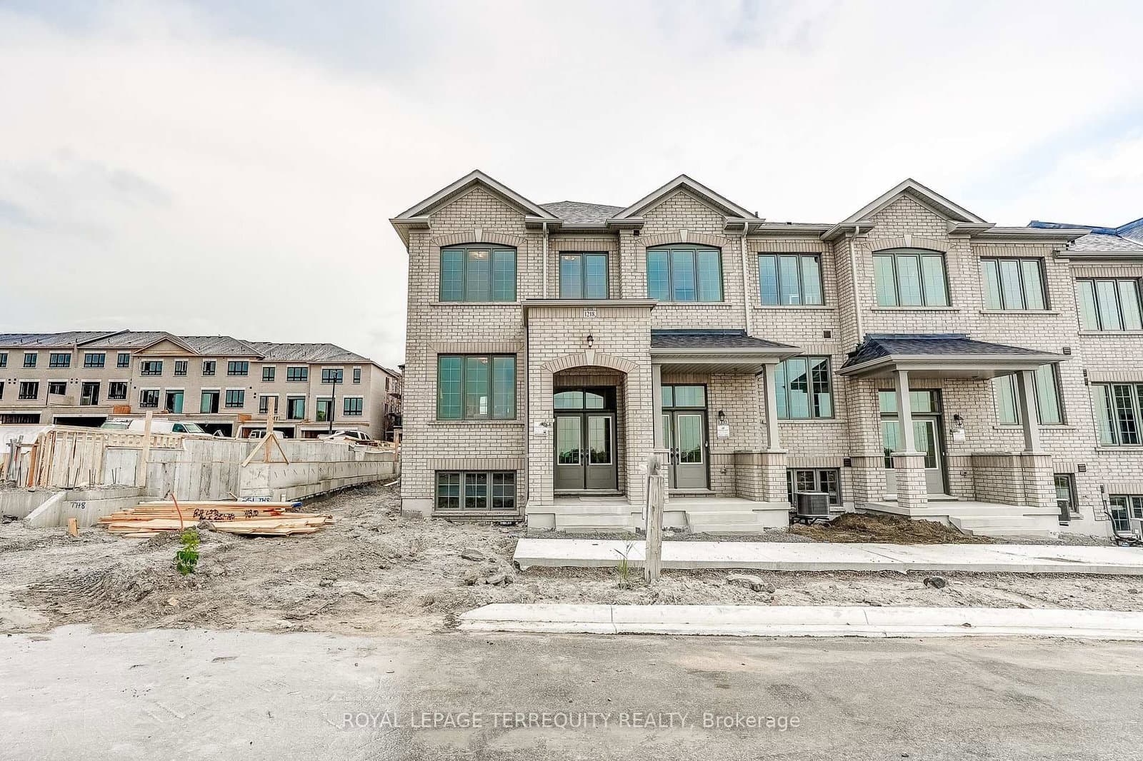 1218 Elizabeth Mackenzie Trail