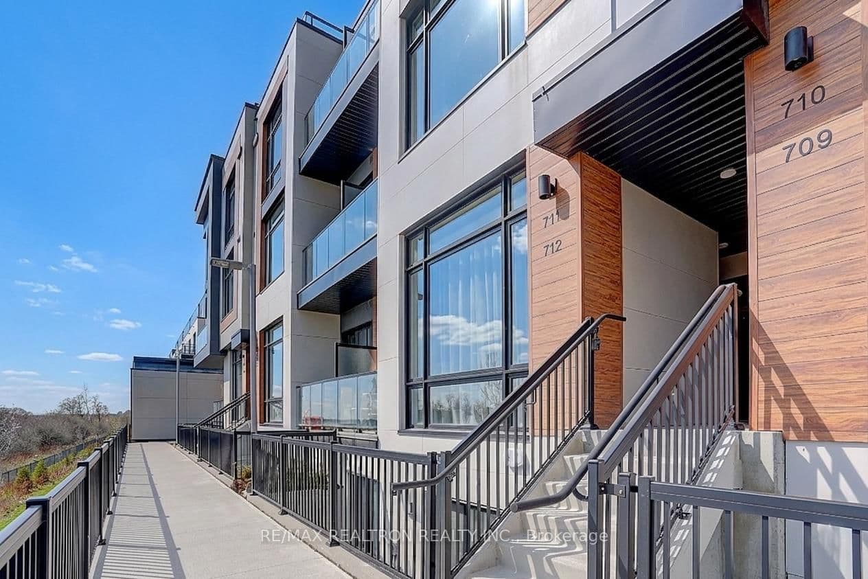 5 Steckley House Lane, Unit 711