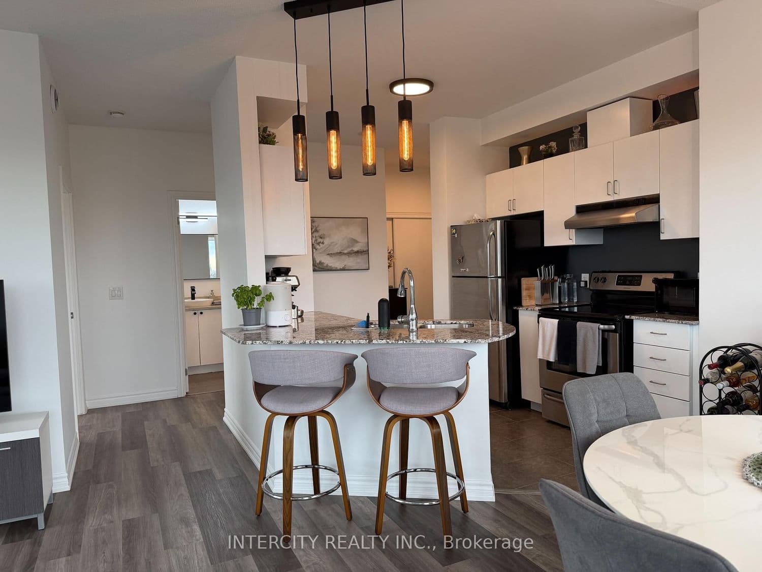 #802 - 7730 Kipling Avenue