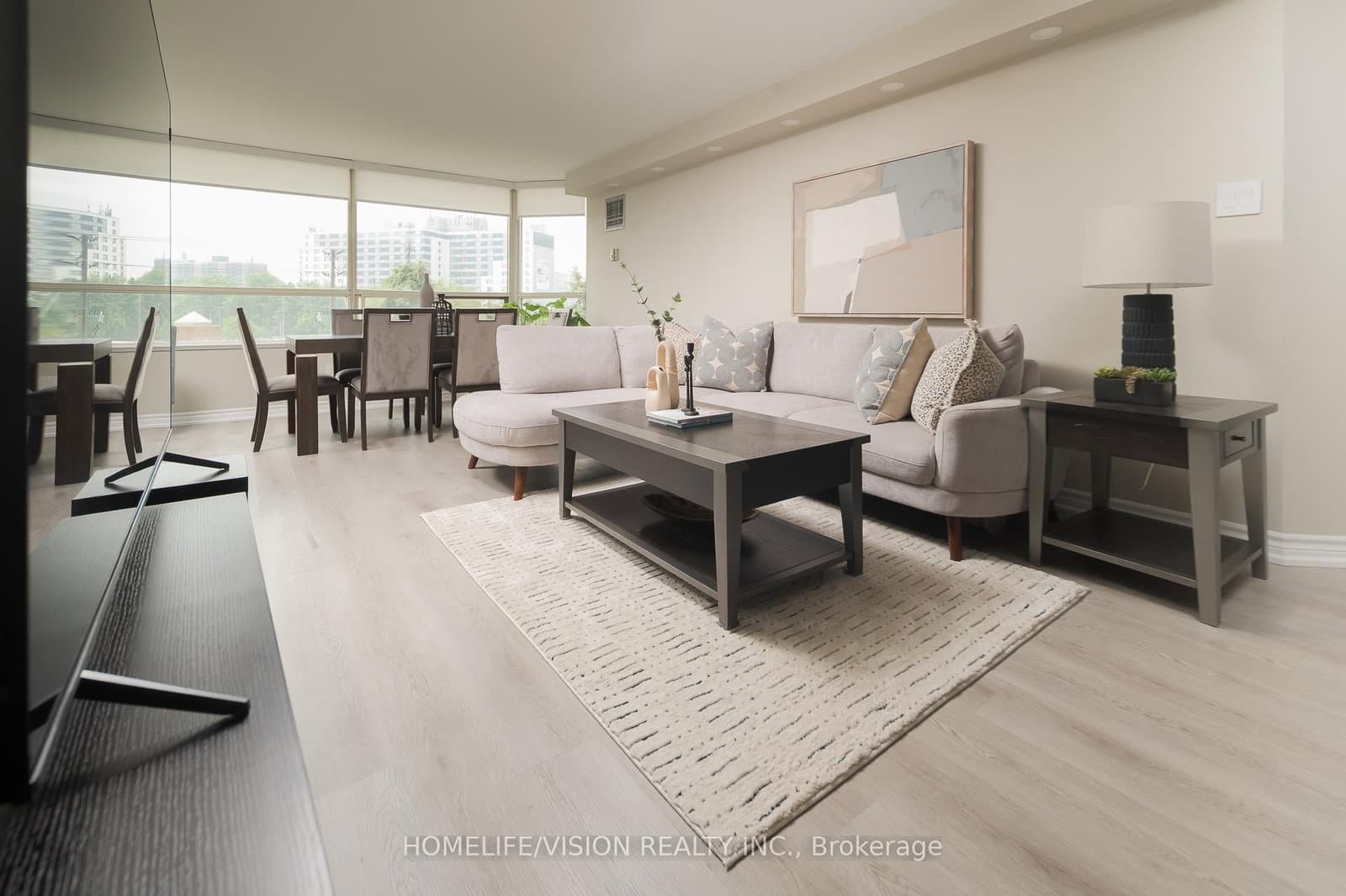 #413 - 7 Townsgate Drive