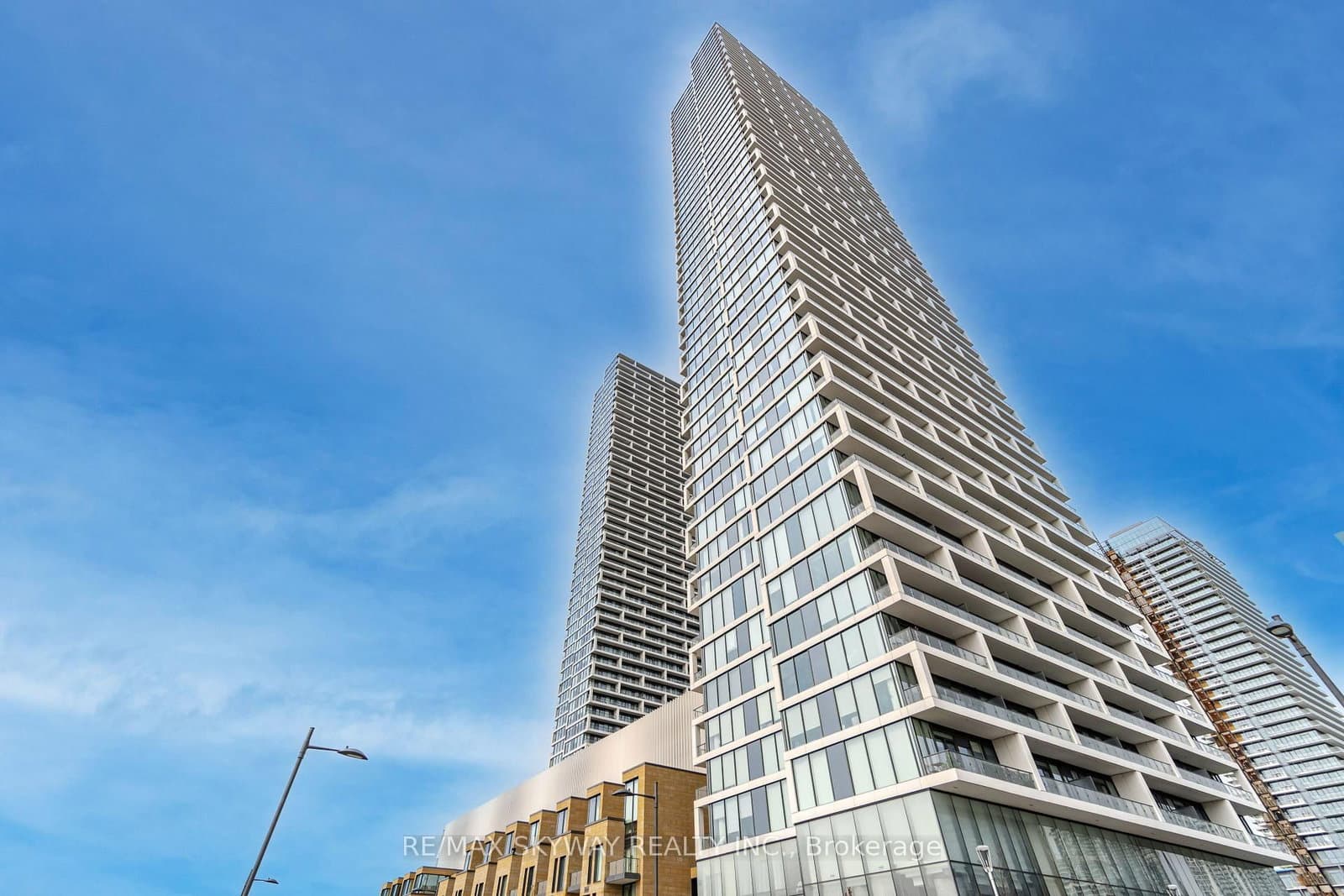 #5702 - 5 Buttermill Avenue