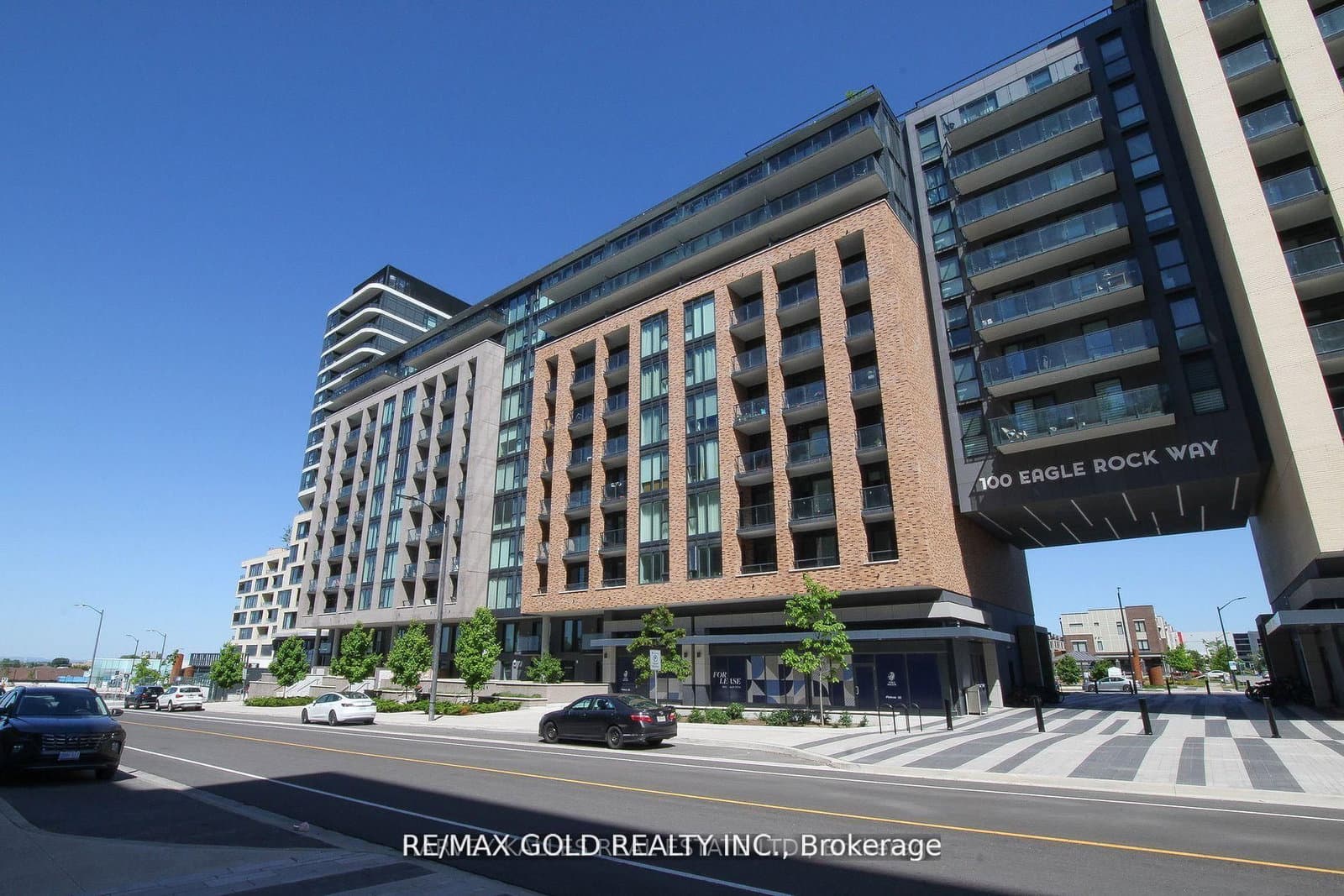#901 - 100 Eagle Rock Way