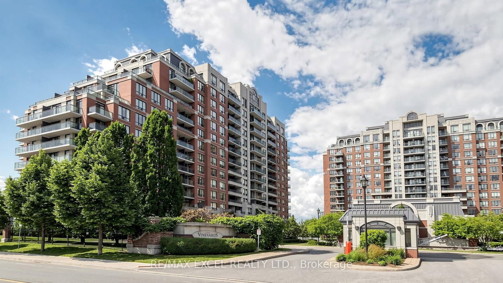 #318 - 310 Red Maple Road