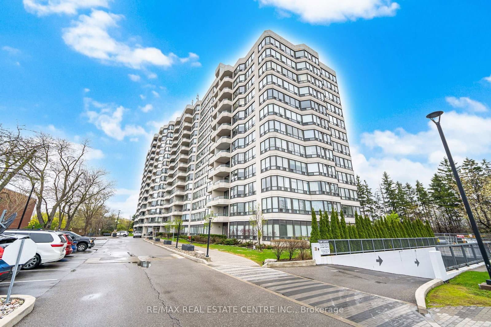 #1414 - 8501 Bayview Avenue