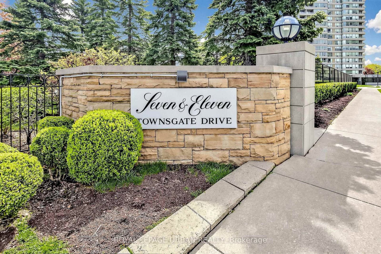 #110 - 11 Townsgate Drive