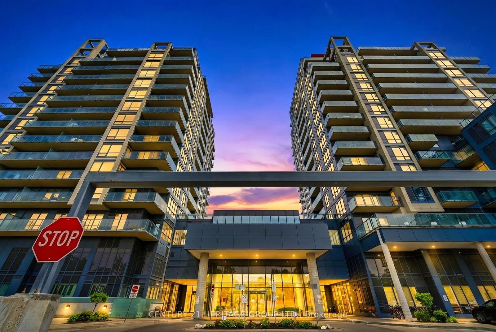 #1106B - 9090 Yonge Street
