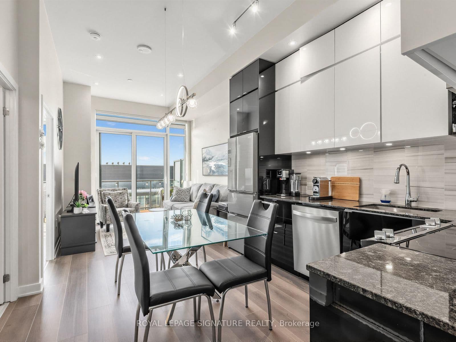 #1205 - 100 Eagle Rock Way