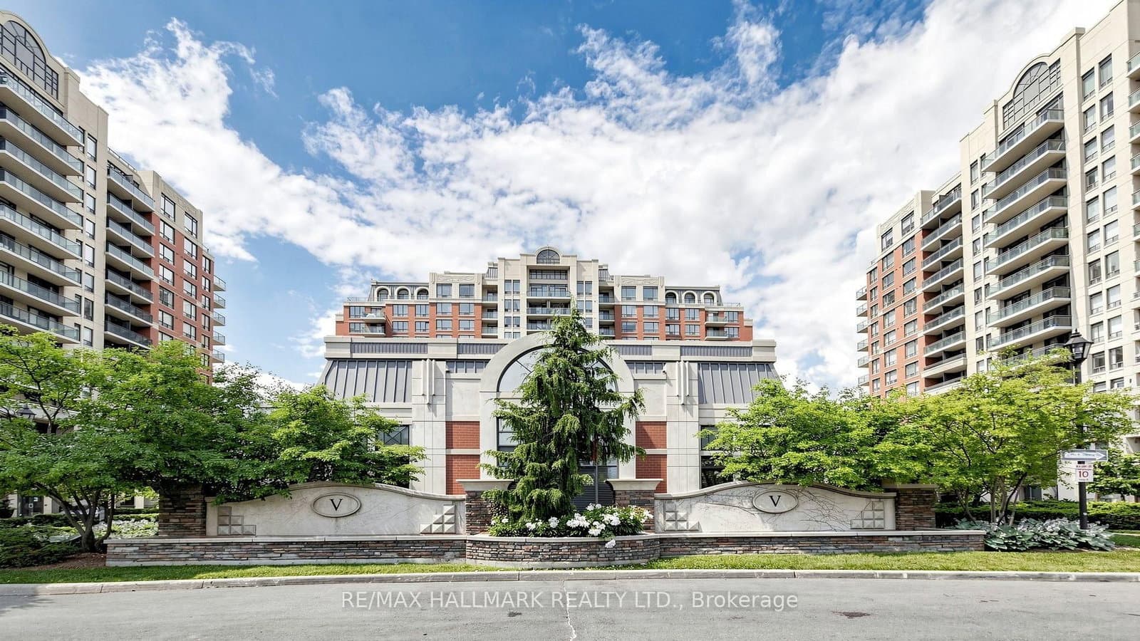 #712 - 310 Red Maple Road