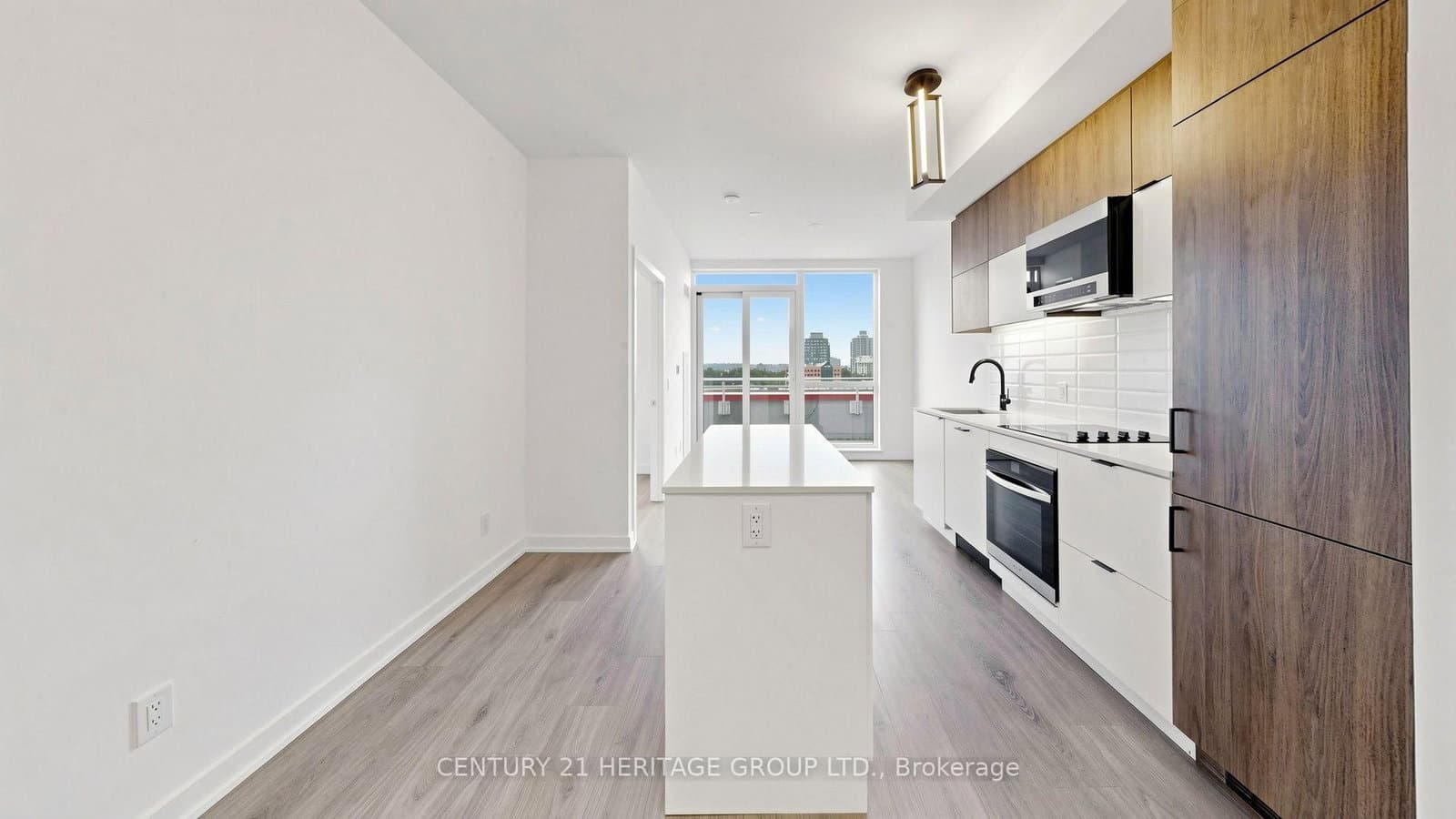 #718 - 8888 Yonge Street
