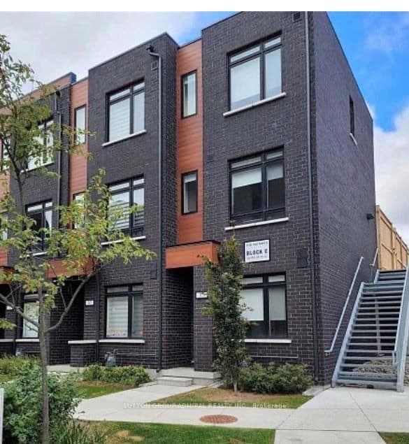 370 Red Maple Road, Unit 35