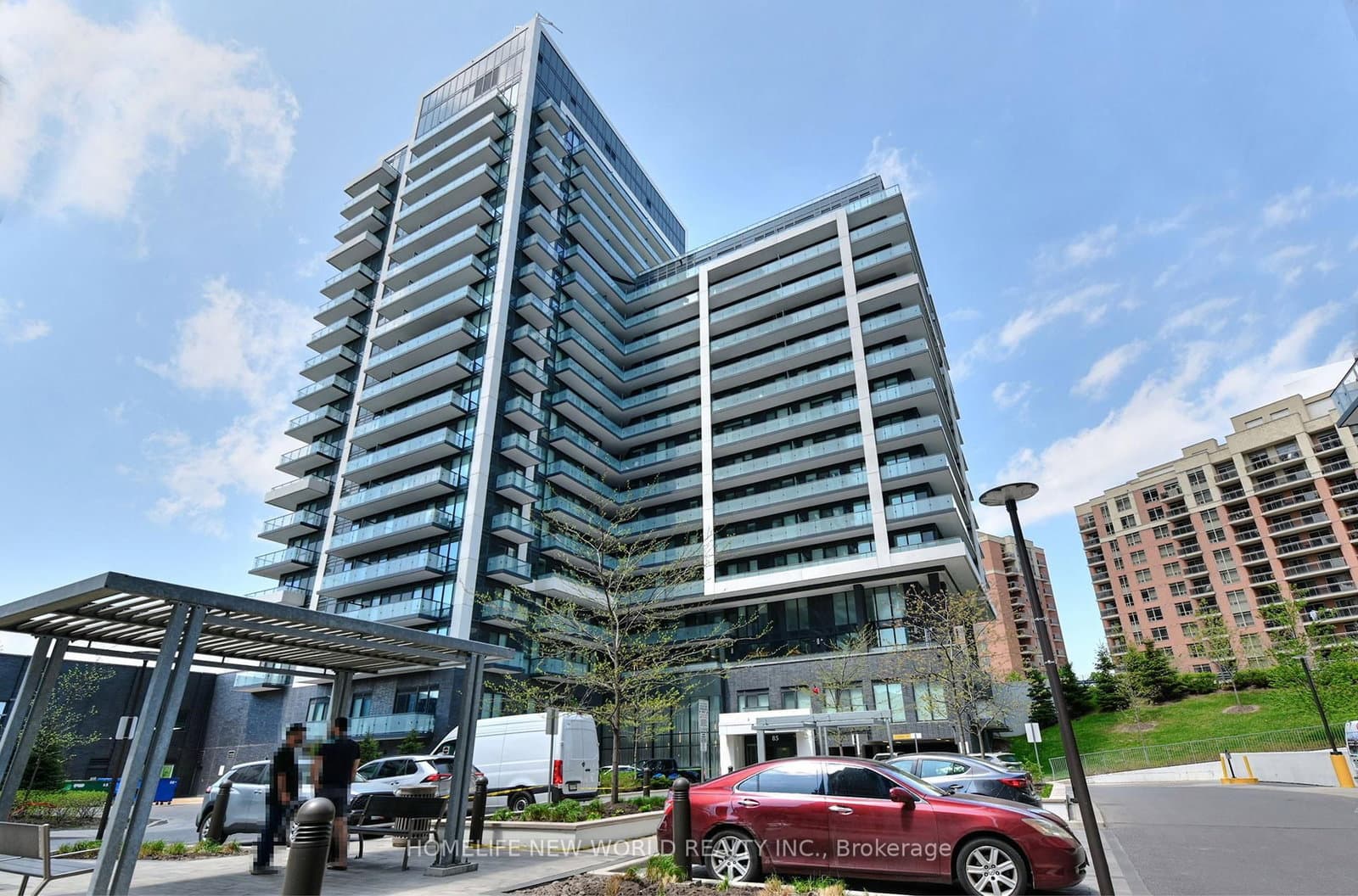 #811 - 85 Oneida Crescent