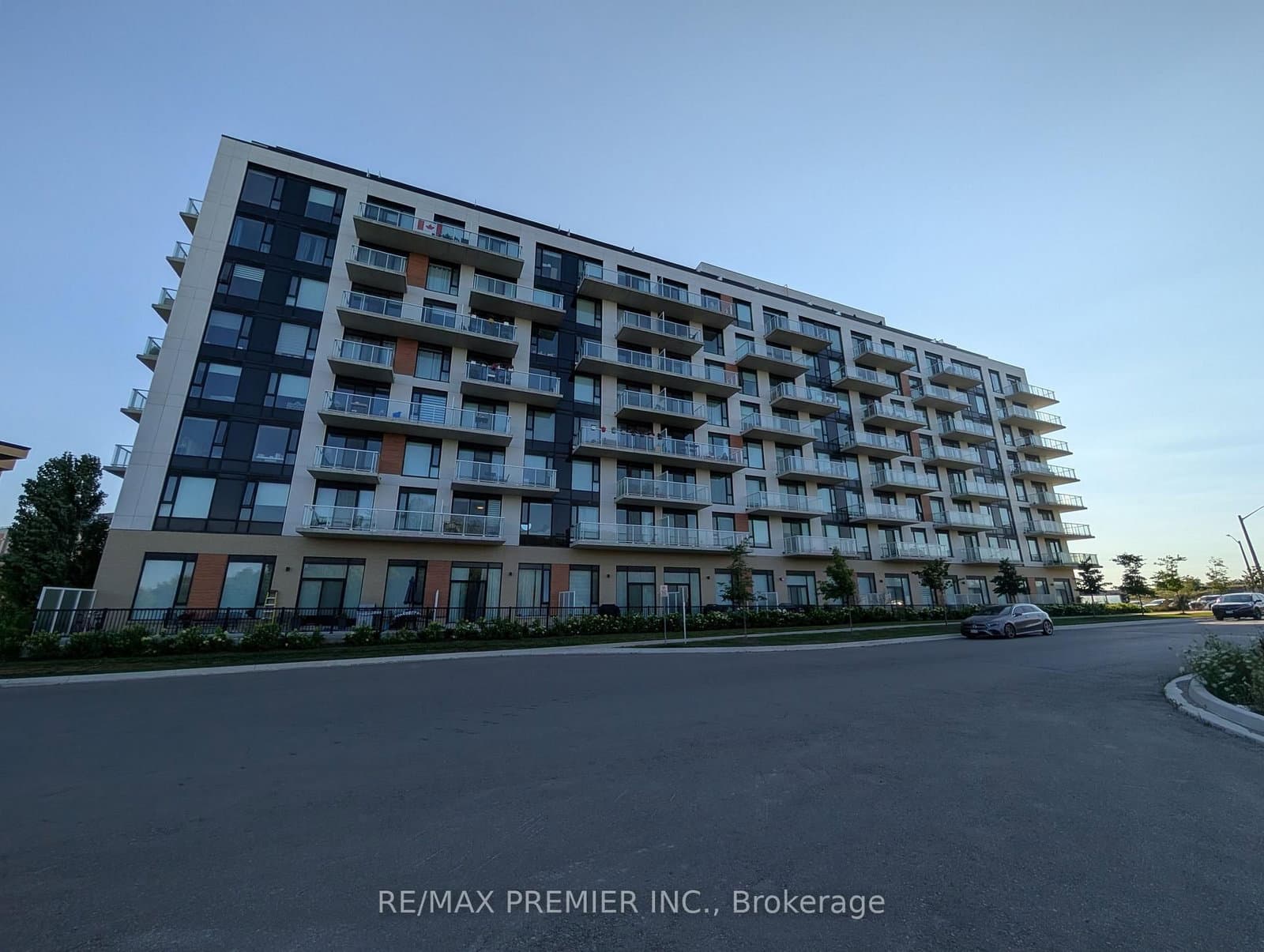 #811 - 6 David Eyer Road