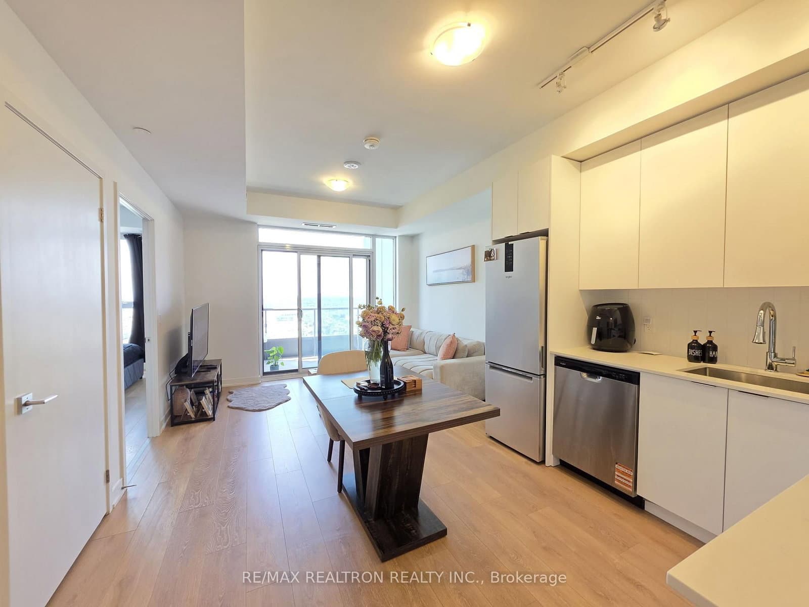 10 Abeja Street, Unit 2321
