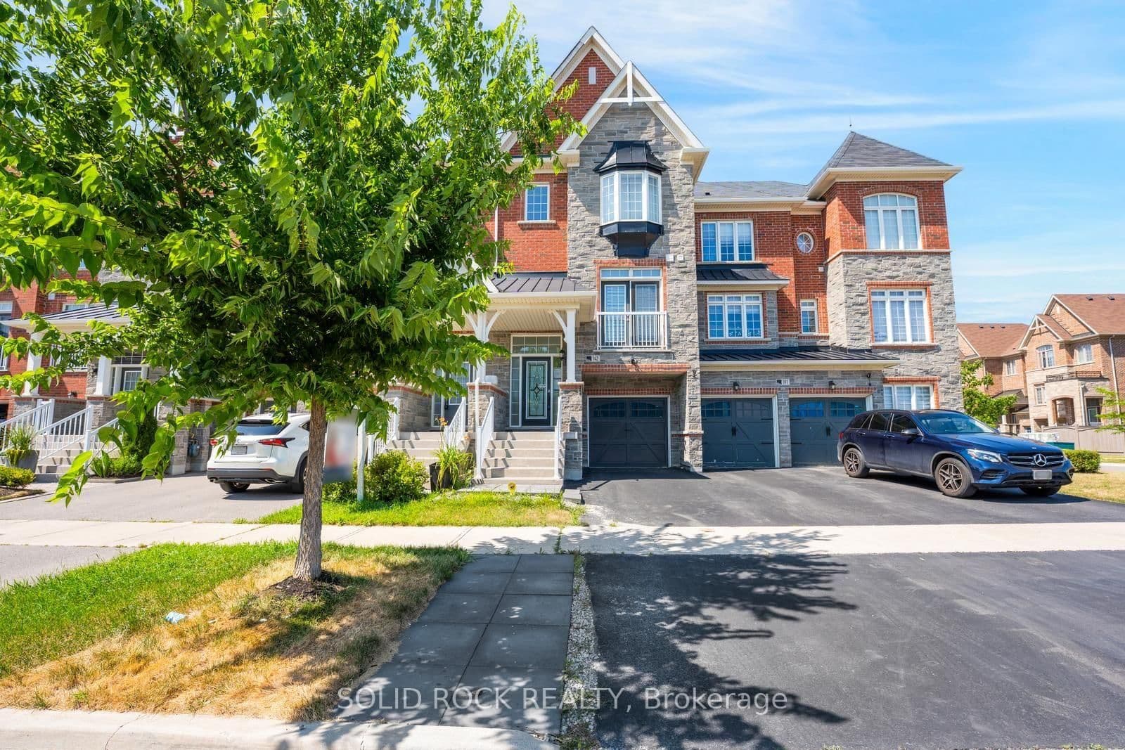 142 Farooq Boulevard S