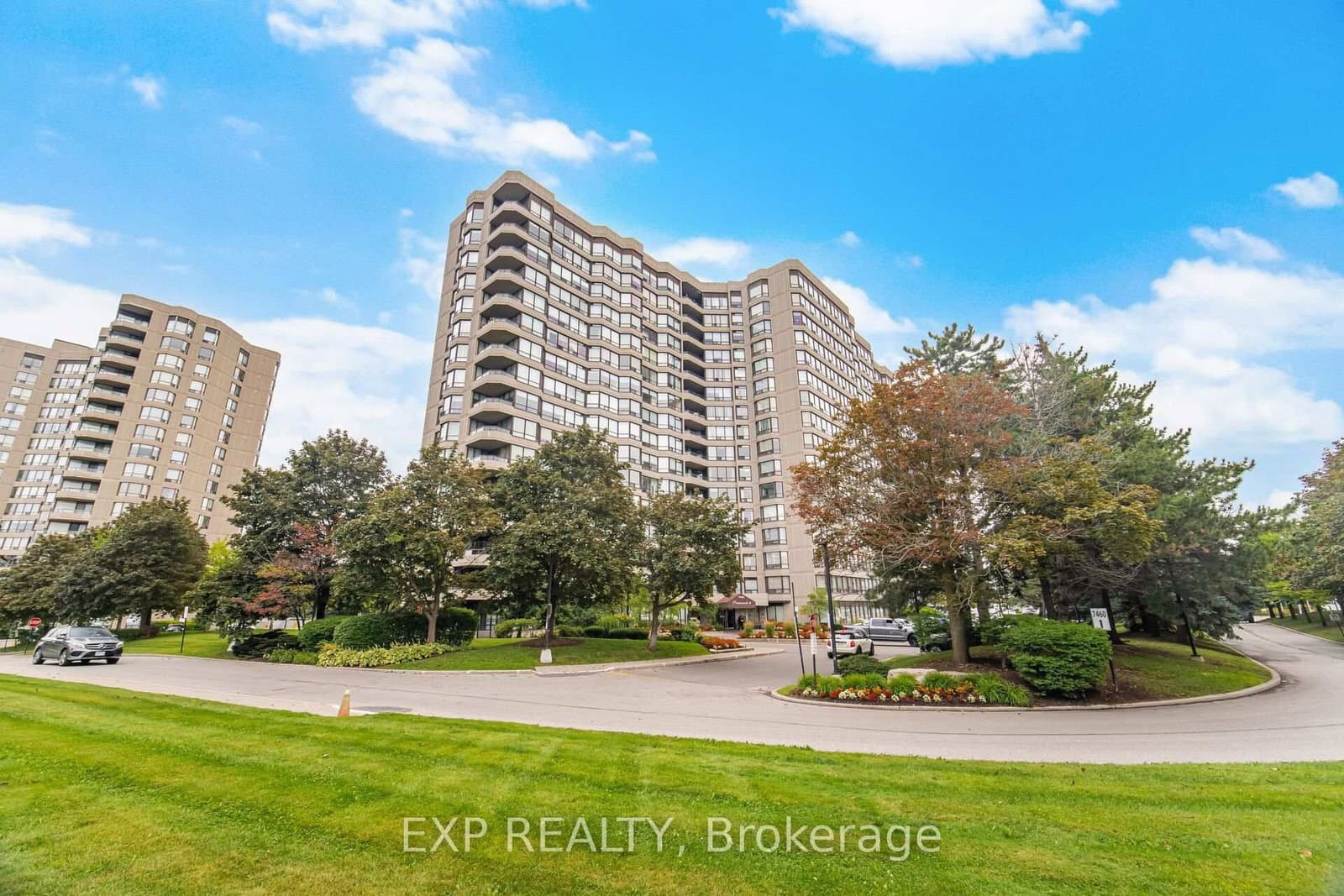 #410 - 7440 Bathurst Street